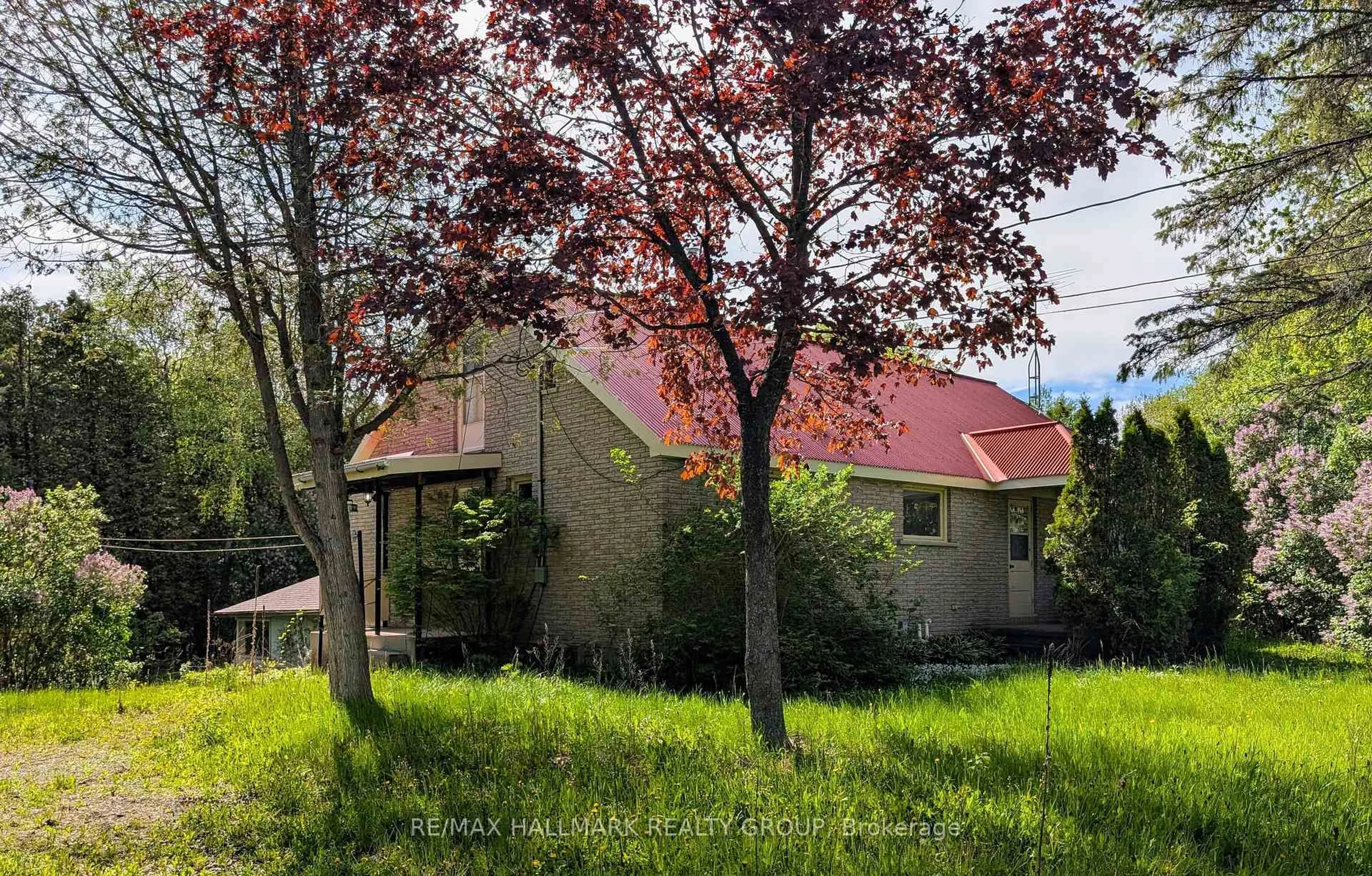 A pic from outside/outdoor area/front of a property/back of a property/a pic from drone, building for 1636 Stagecoach Rd, Greely Ontario K4P 1M1
