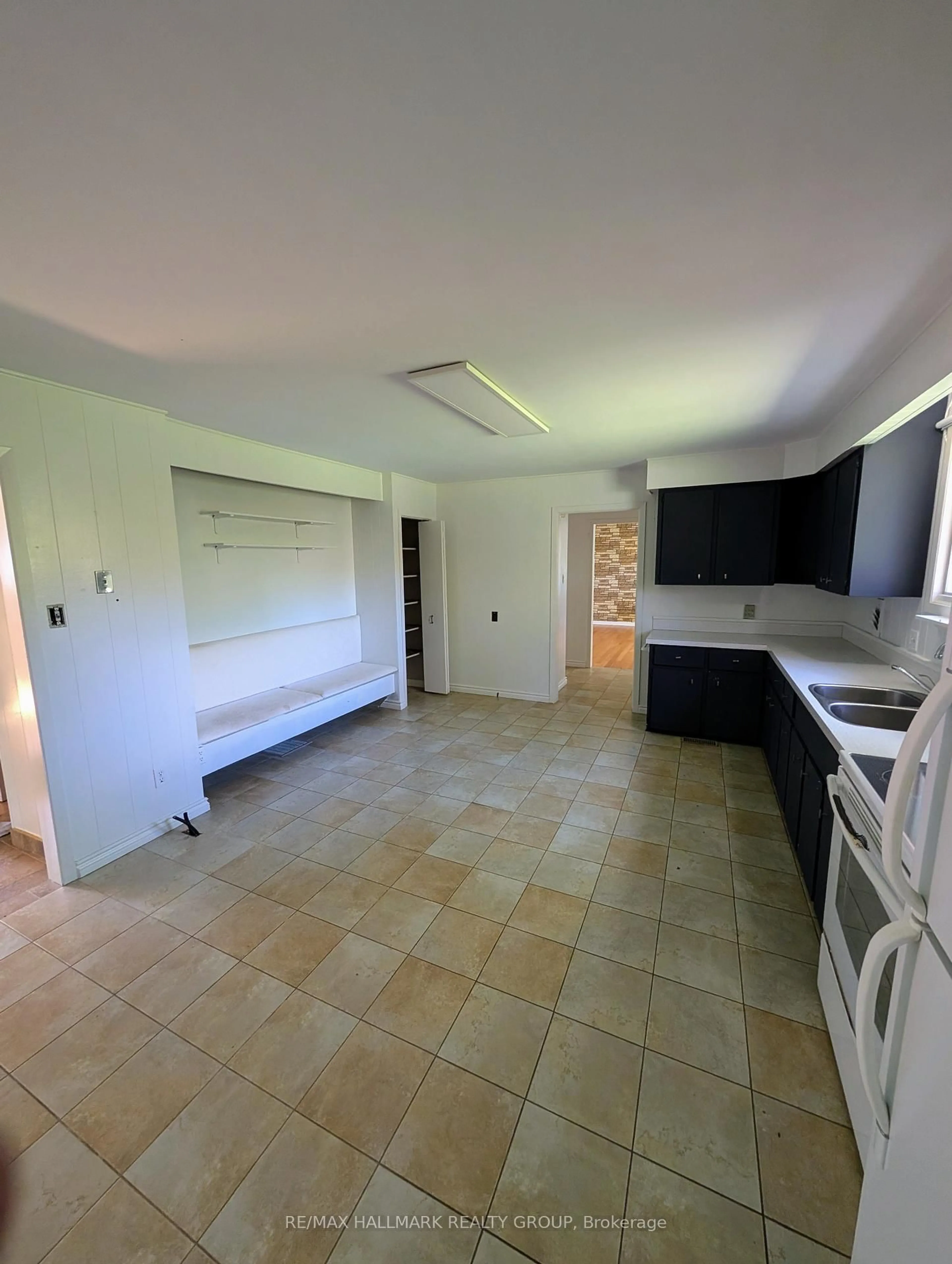A pic of a room for 1636 Stagecoach Rd, Greely Ontario K4P 1M1