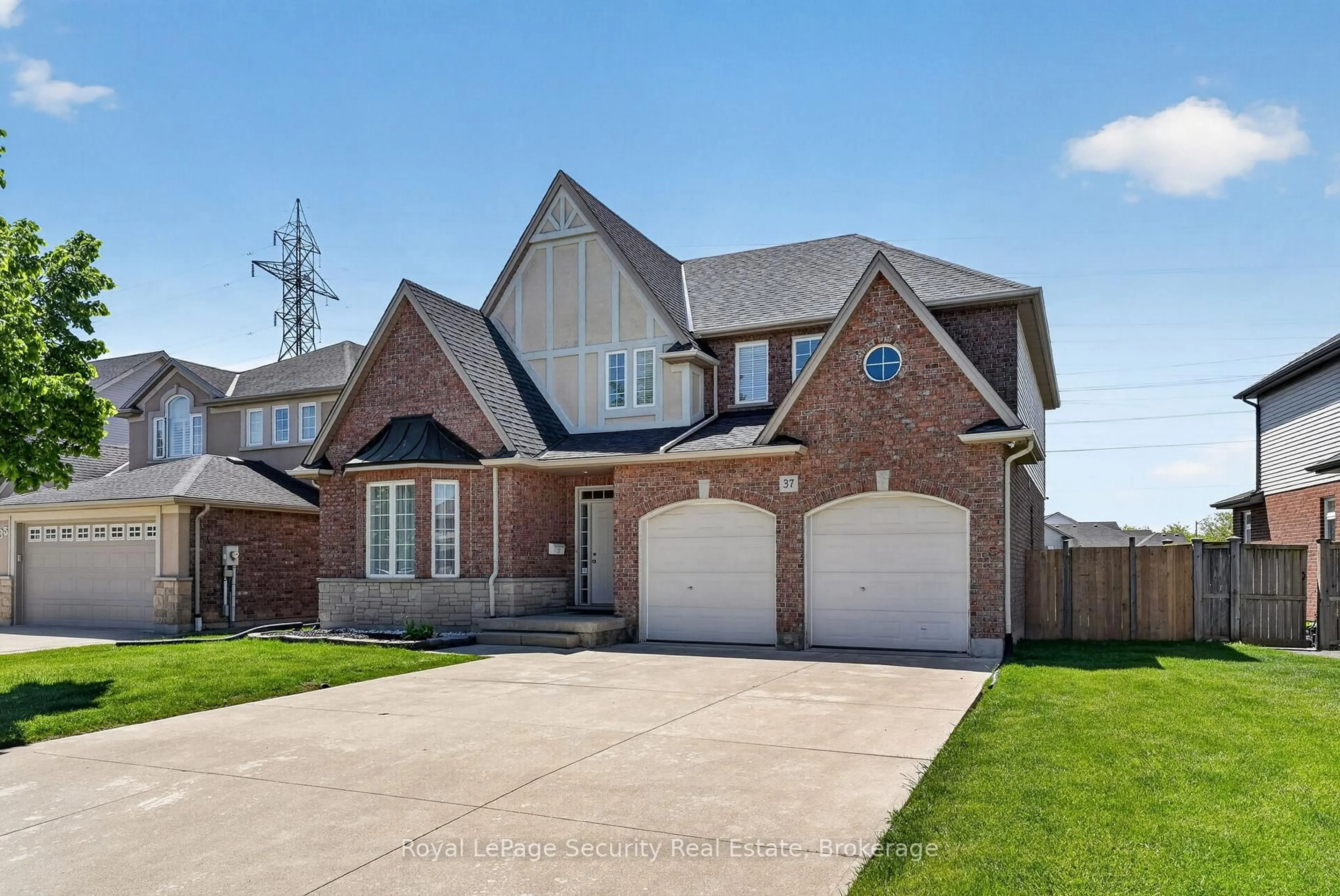 Home with brick exterior material, street for 37 Fredonia Cres, St. Catharines Ontario L2S 4C3