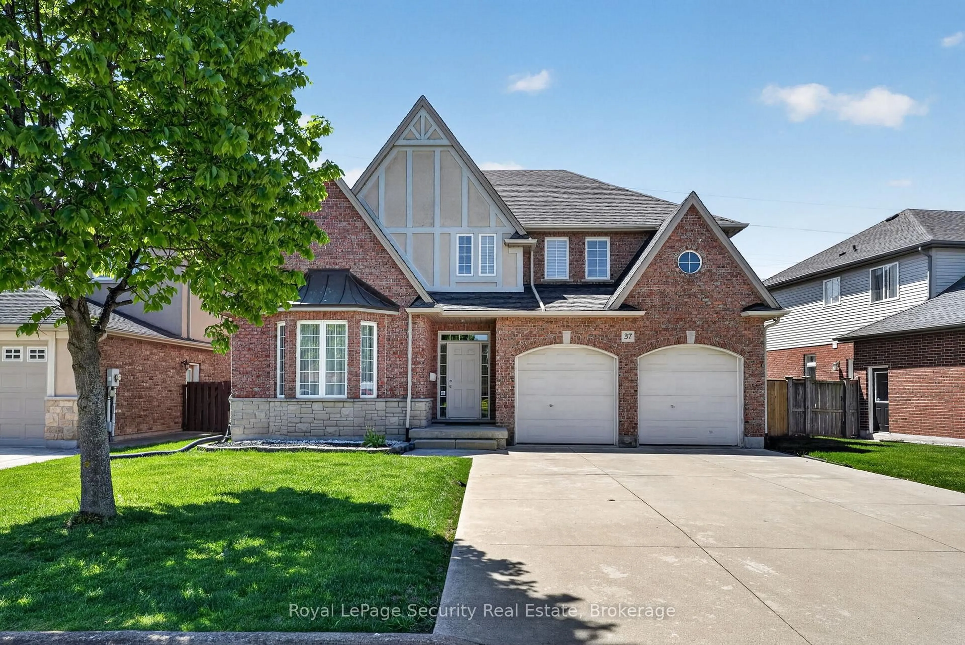 Home with brick exterior material, street for 37 Fredonia Cres, St. Catharines Ontario L2S 4C3