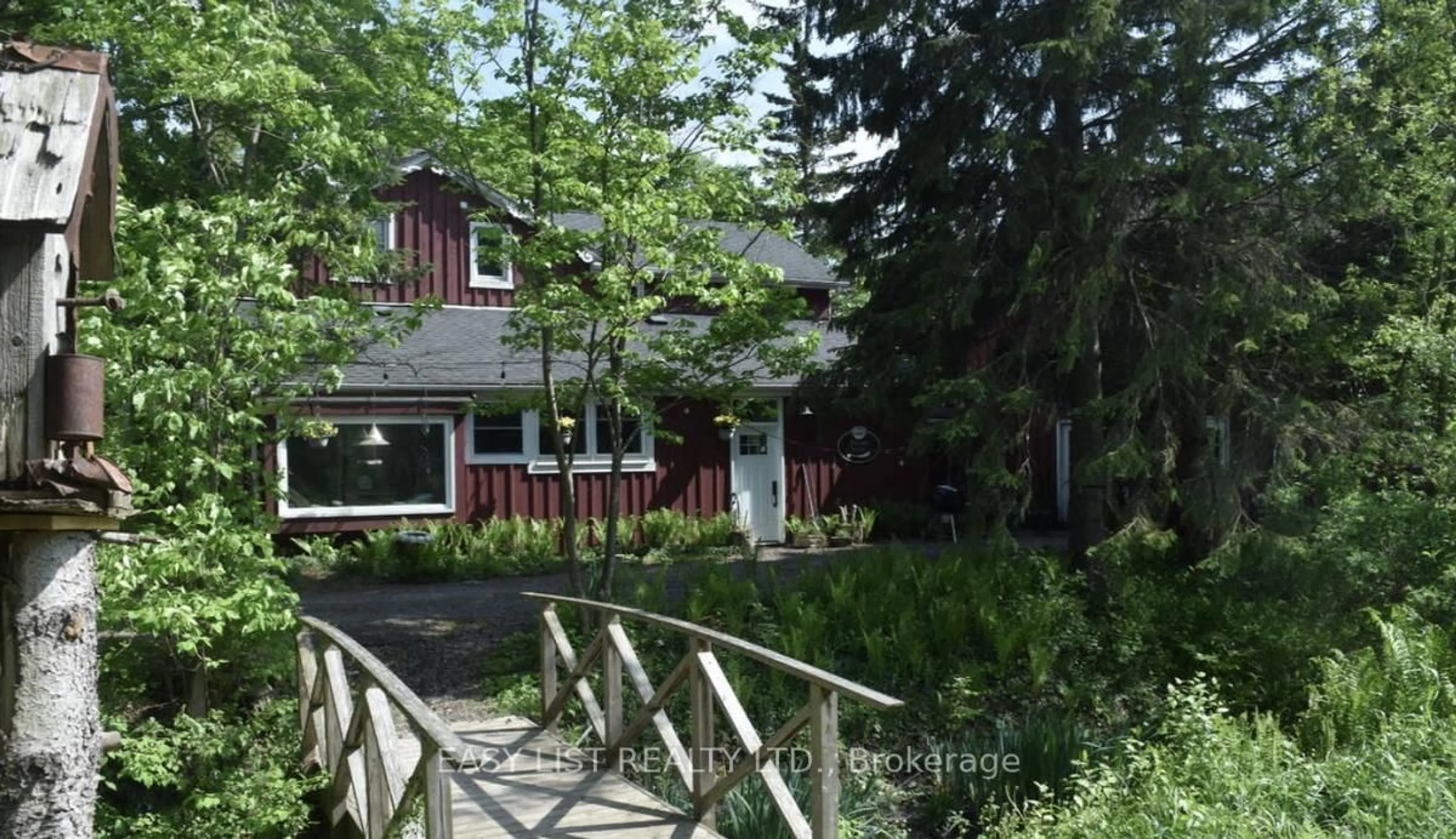 Patio, street for 79 Brock Rd, Puslinch Ontario N0B 2J0