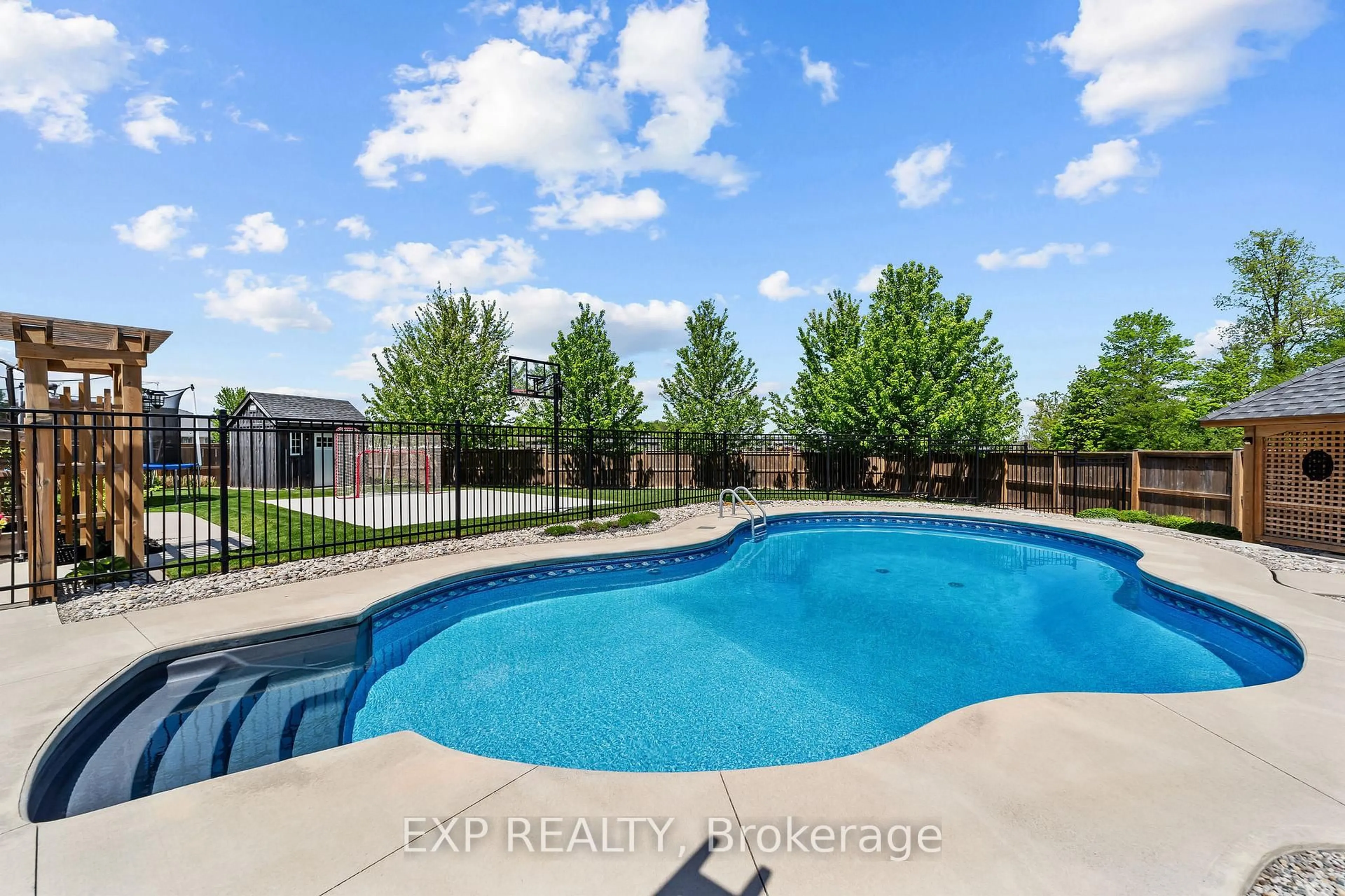 Pool for 26 Carolina Cres, St. Thomas Ontario N5R 0H2