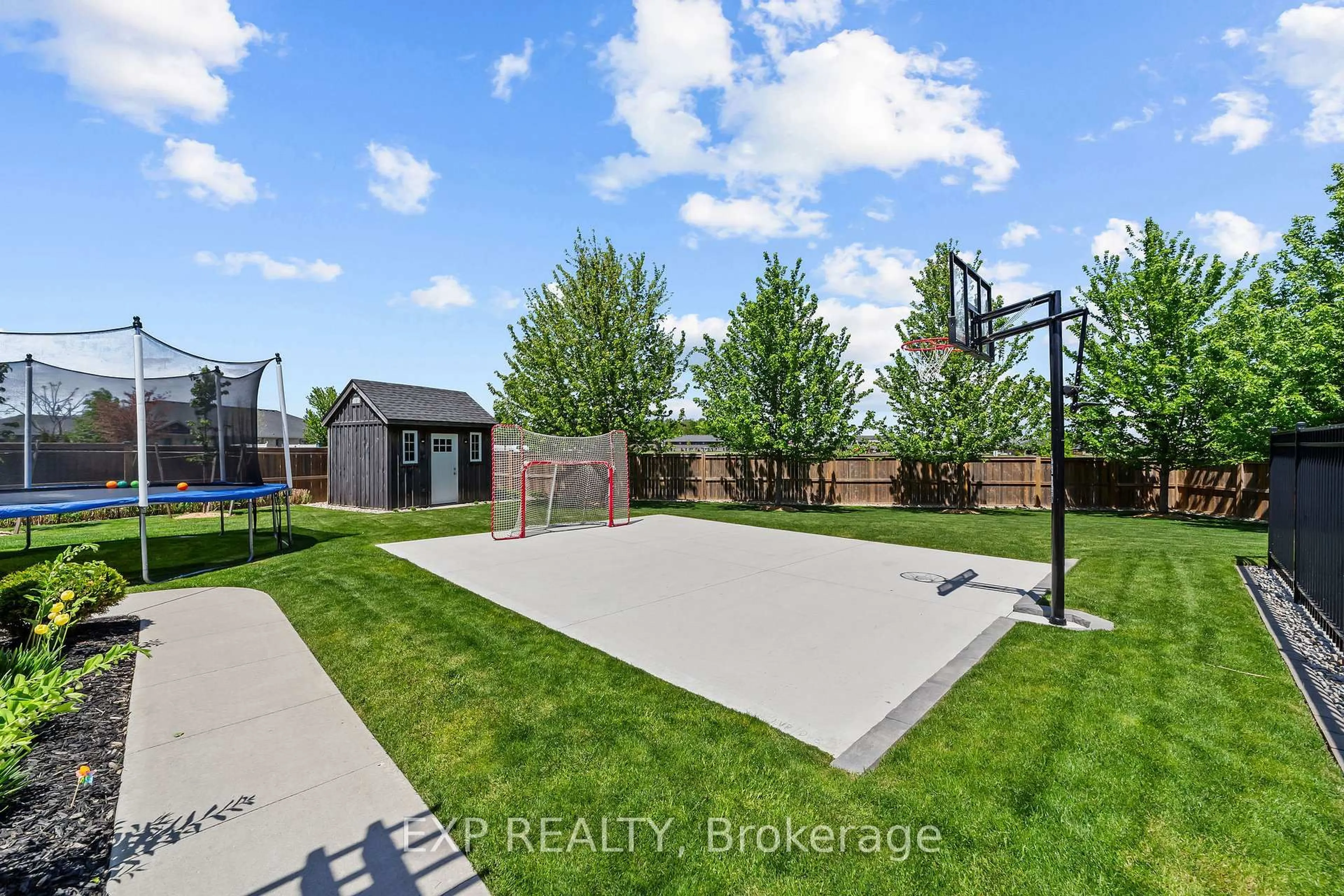 A pic from outside/outdoor area/front of a property/back of a property/a pic from drone, street for 26 Carolina Cres, St. Thomas Ontario N5R 0H2