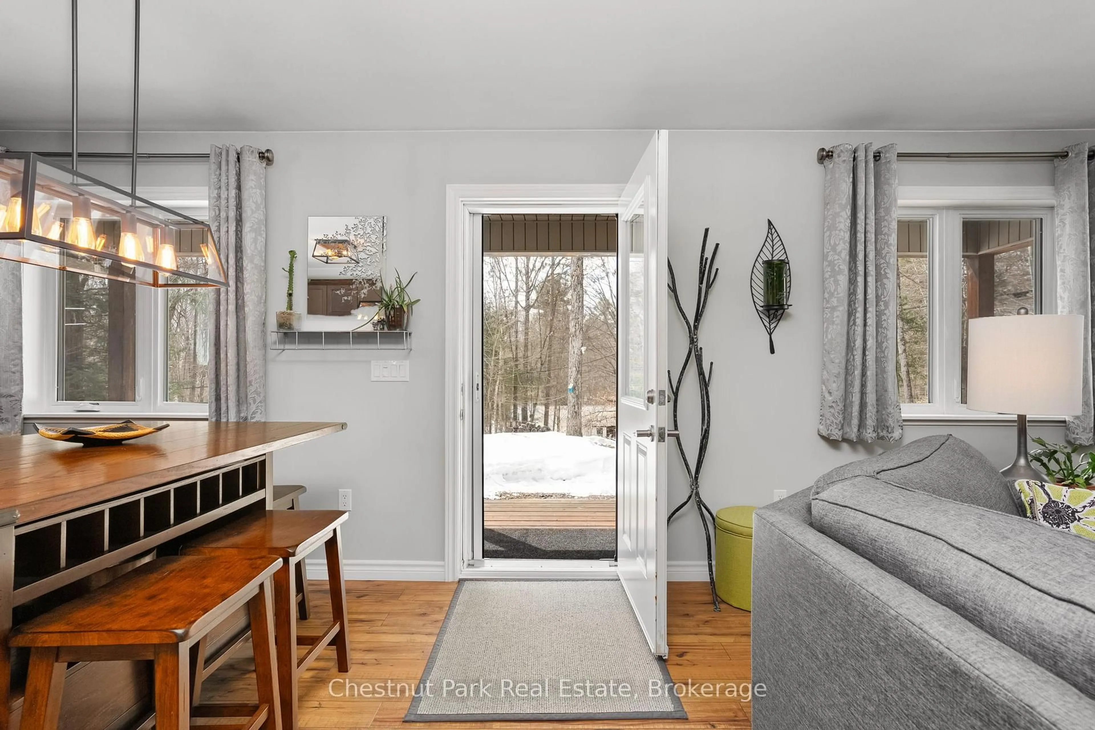 Indoor entryway for 85 Line Hill Rd, Huntsville Ontario P1H 2N5