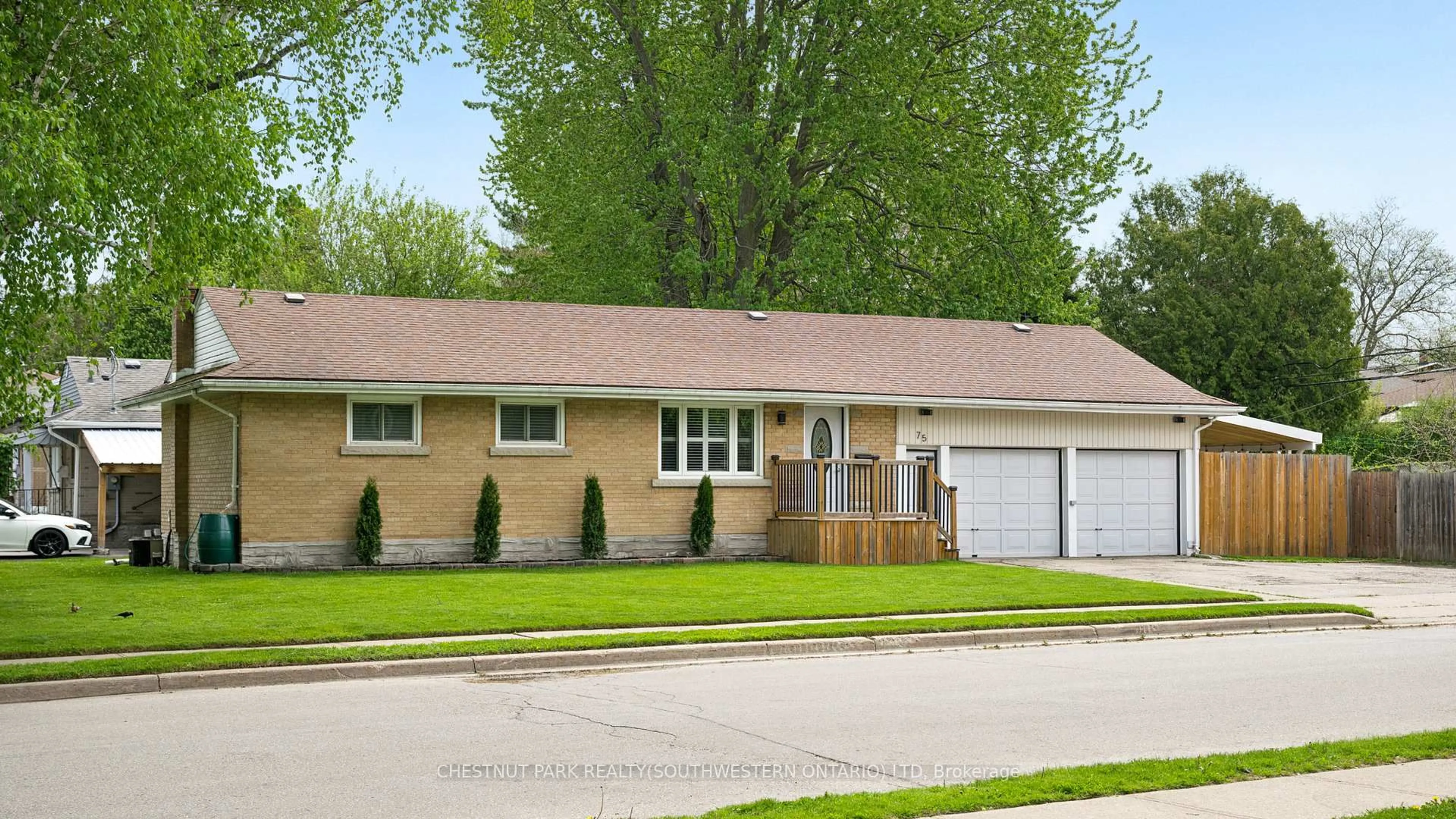 Home with vinyl exterior material, street for 75 Albert St, Cambridge Ontario N1R 3N3