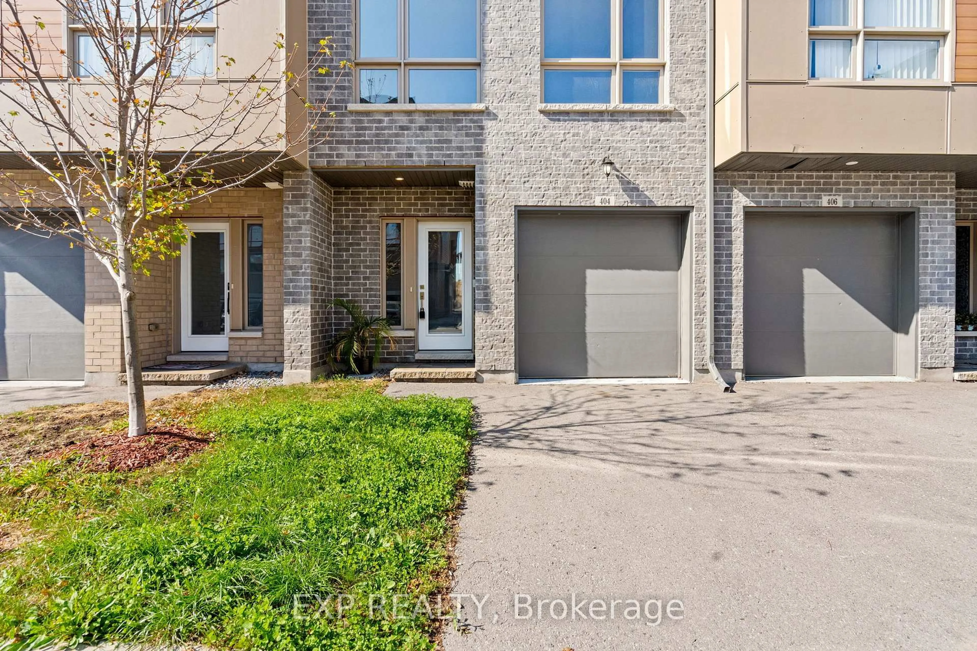 Home with brick exterior material, street for 404 Terravita Private, Ottawa Ontario K1V 2R9