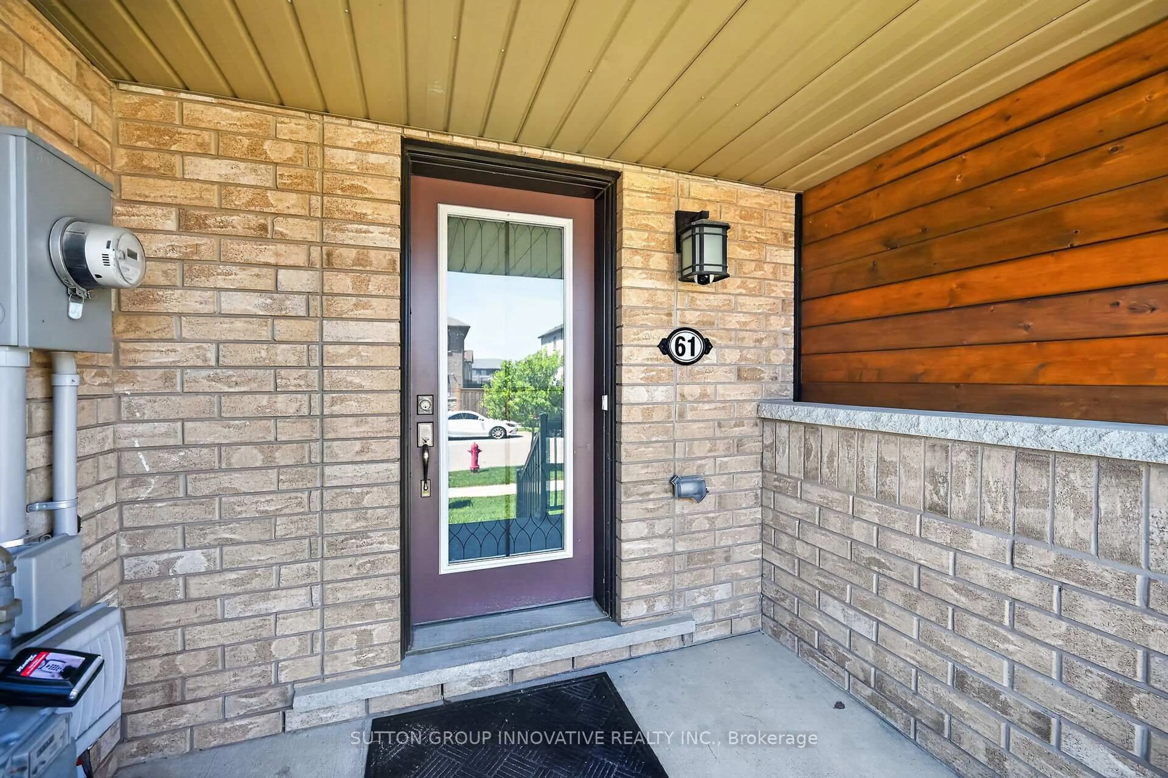 Indoor entryway for 61 Prestwick St, Hamilton Ontario L8J 0K6