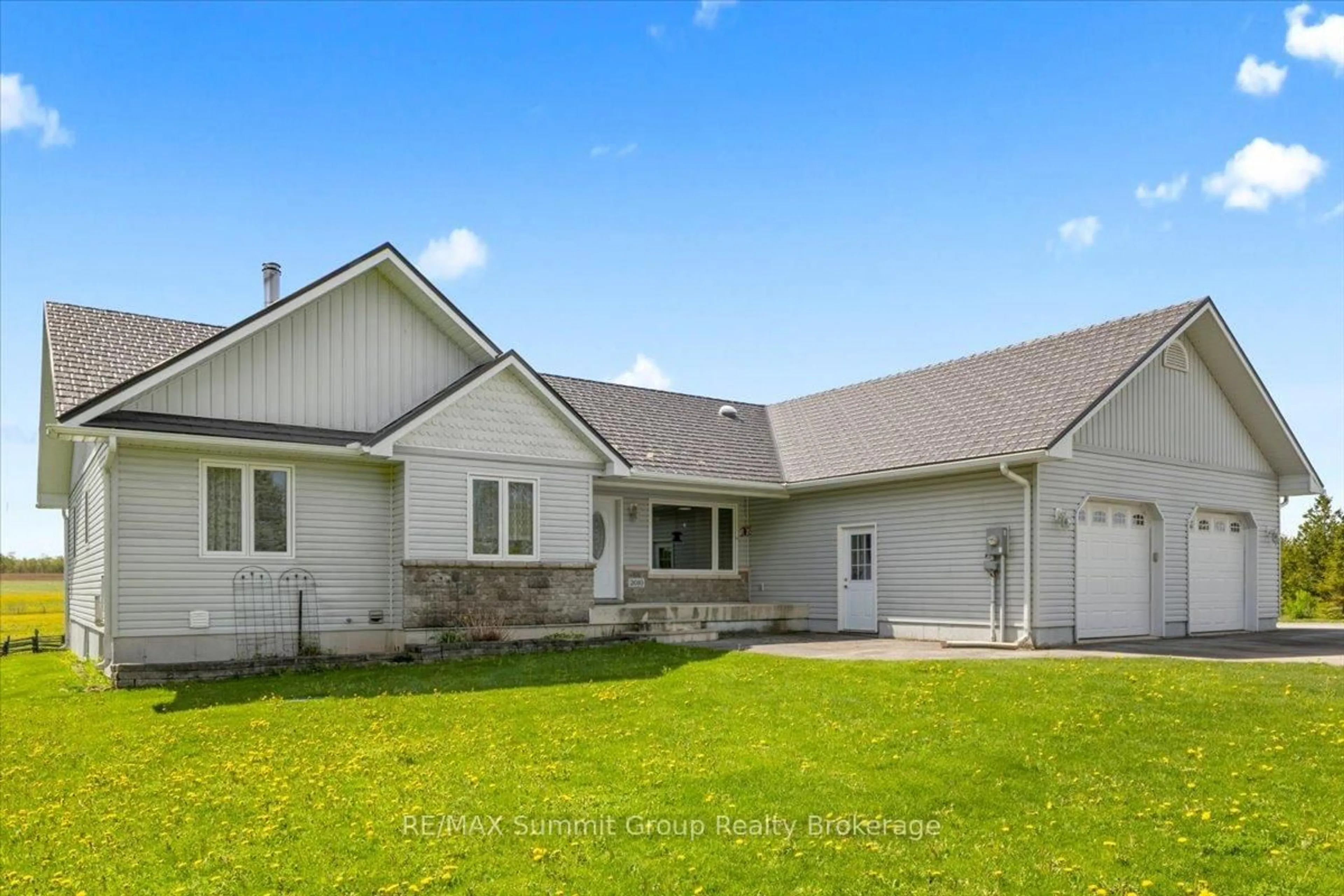 Home with vinyl exterior material, unknown for 225518 Southgate Road 22, Southgate Ontario N0C 1B0