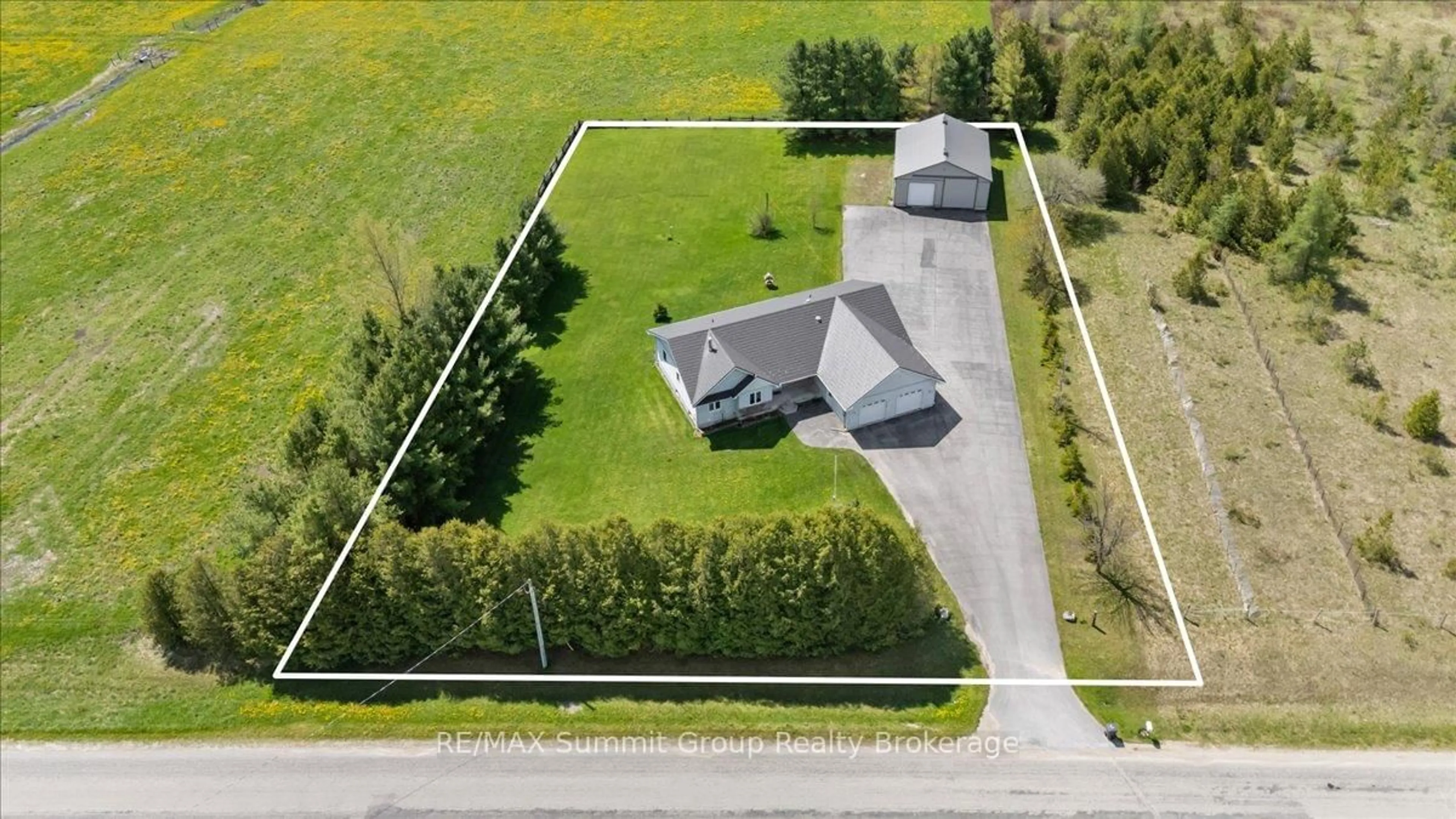 A pic from outside/outdoor area/front of a property/back of a property/a pic from drone, street for 225518 Southgate Road 22, Southgate Ontario N0C 1B0