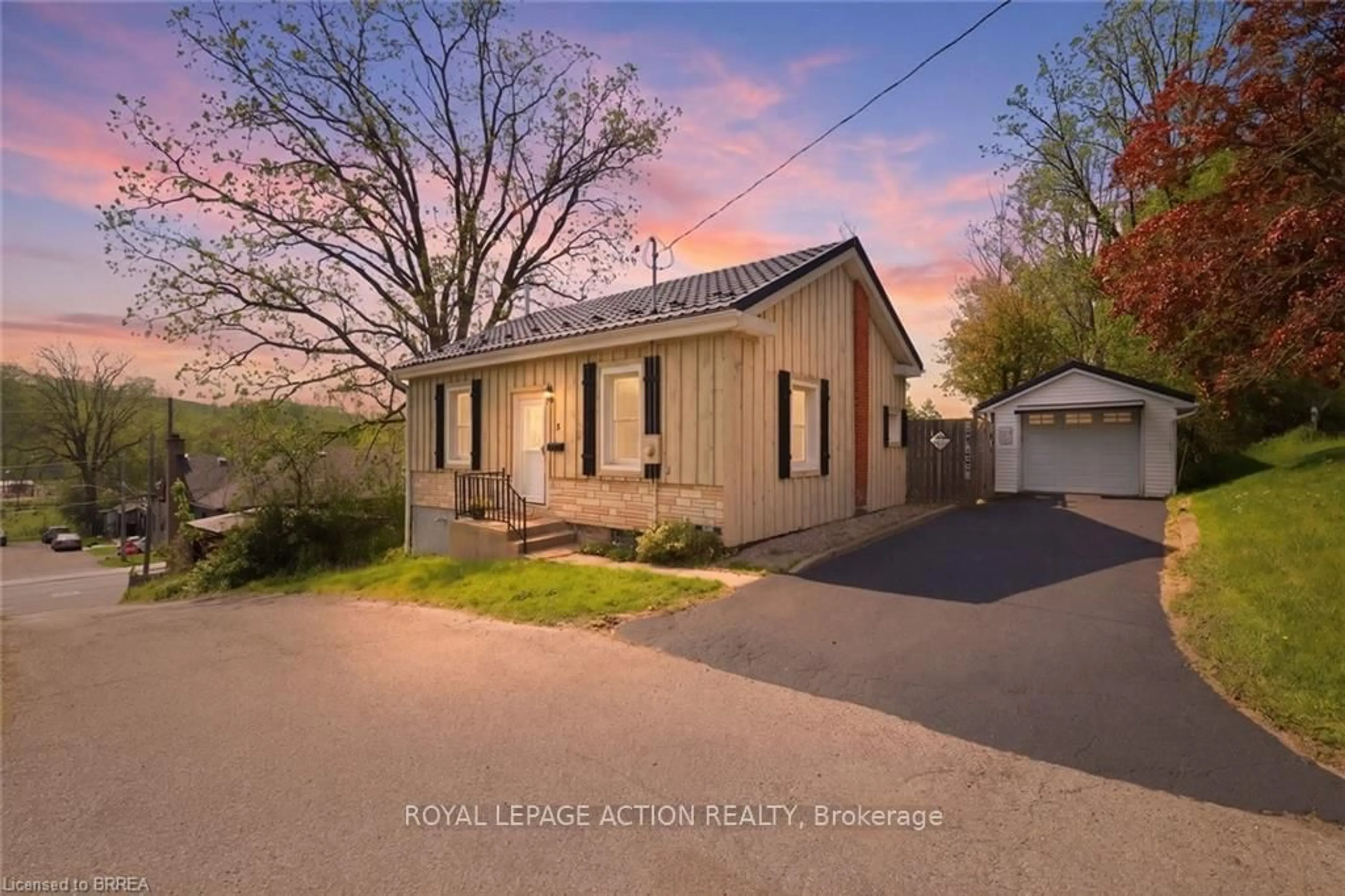 A pic from outside/outdoor area/front of a property/back of a property/a pic from drone, street for 9 Keeton Lane, Brant Ontario N3L 1M8