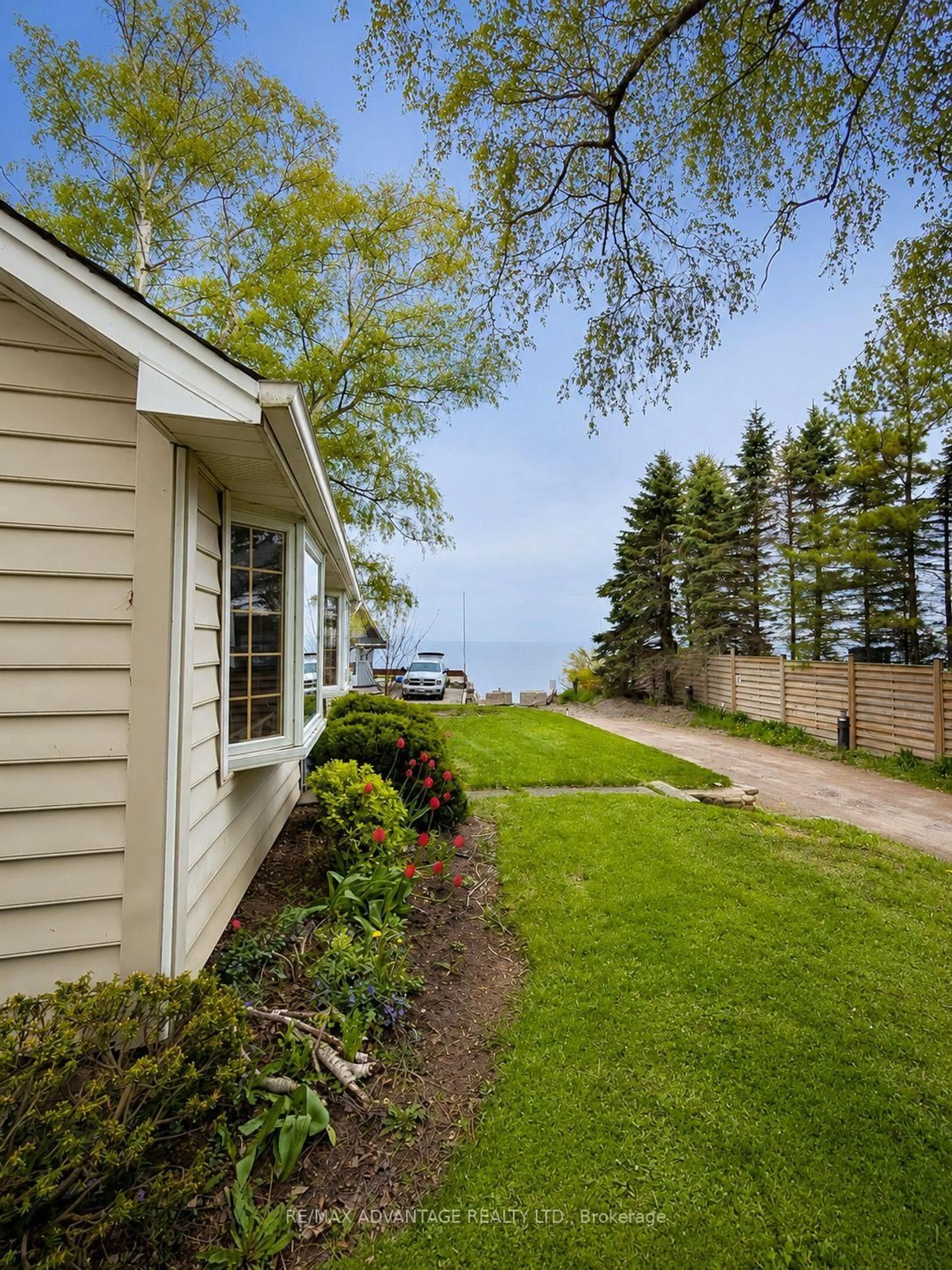 Home with vinyl exterior material, street for 49205 Blair Dr, Malahide Ontario N5H 2R2