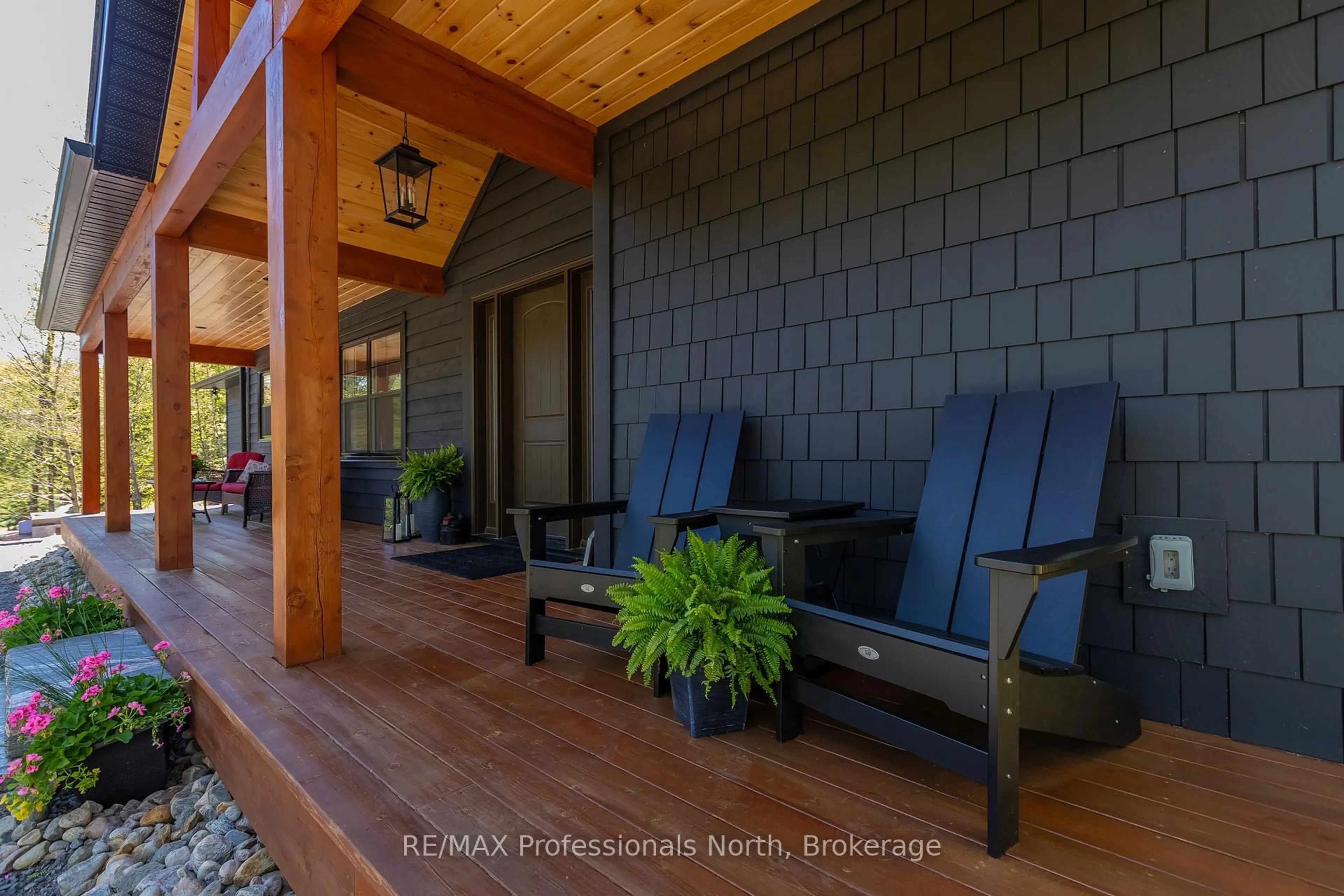 Patio, unknown for 29 Natures Way, Huntsville Ontario P1H 0B4