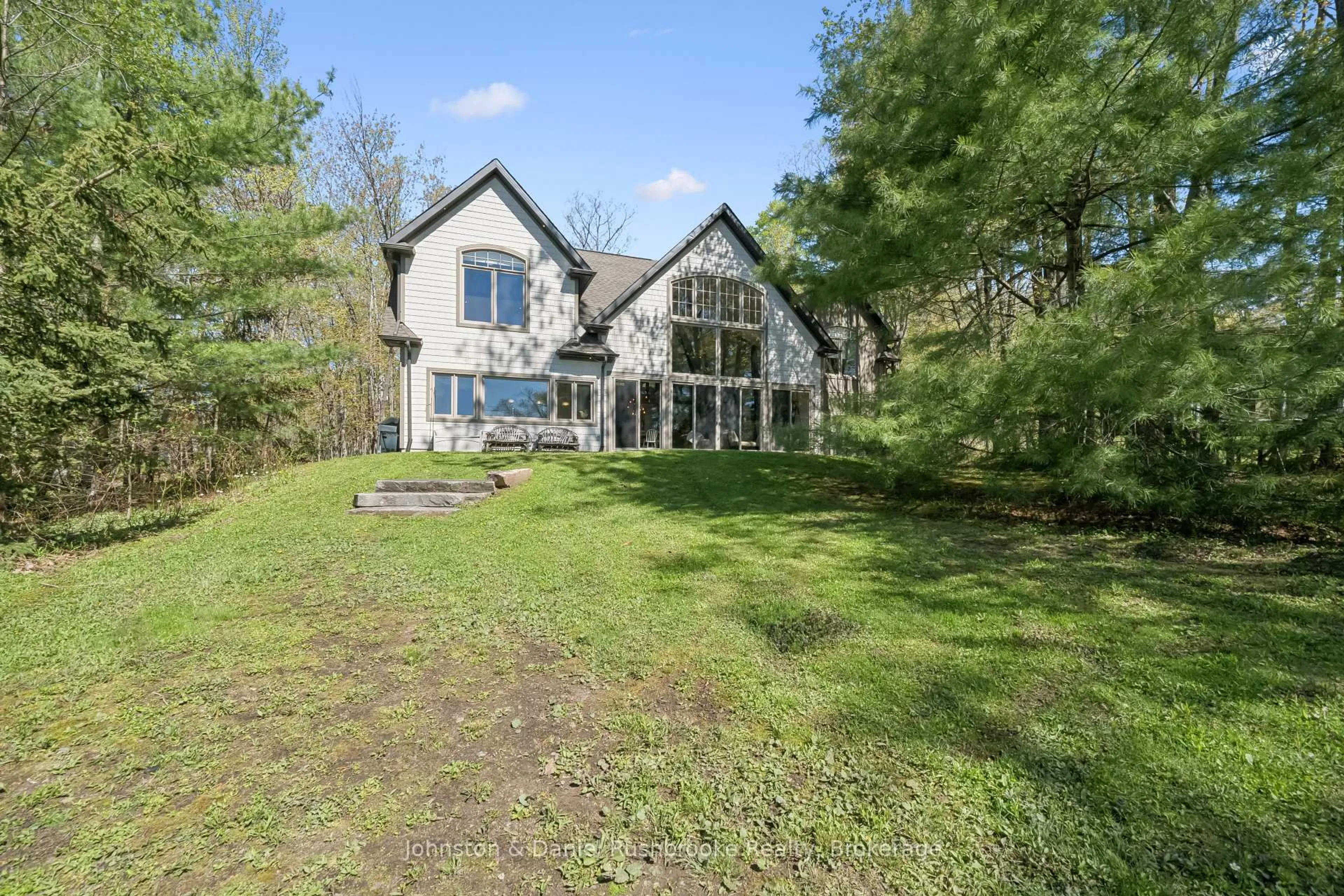 A pic from outside/outdoor area/front of a property/back of a property/a pic from drone, water/lake/river/ocean view for 1911 Mortimers Point Rd, Muskoka Lakes Ontario P0B 1J0