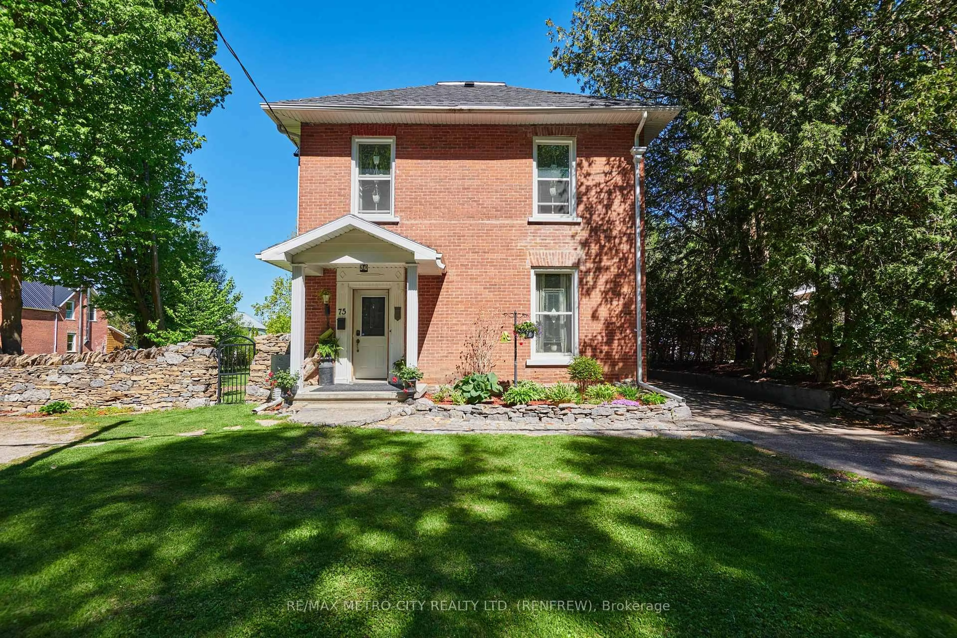 Home with brick exterior material, street for 75 Division St, Arnprior Ontario K7S 3B9
