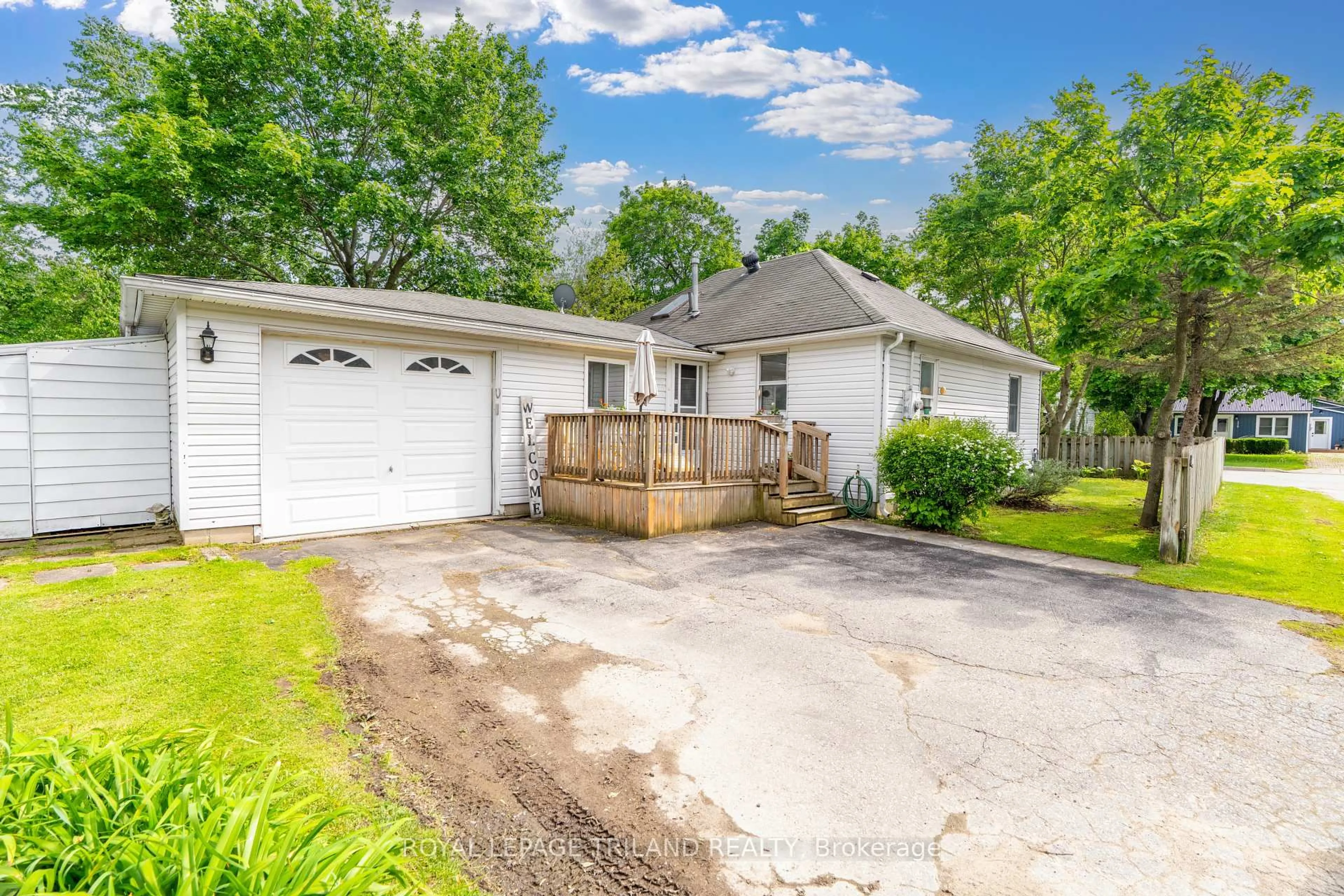 A pic from outside/outdoor area/front of a property/back of a property/a pic from drone, street for 167 Simpson St, Southwest Middlesex Ontario N0L 1M0