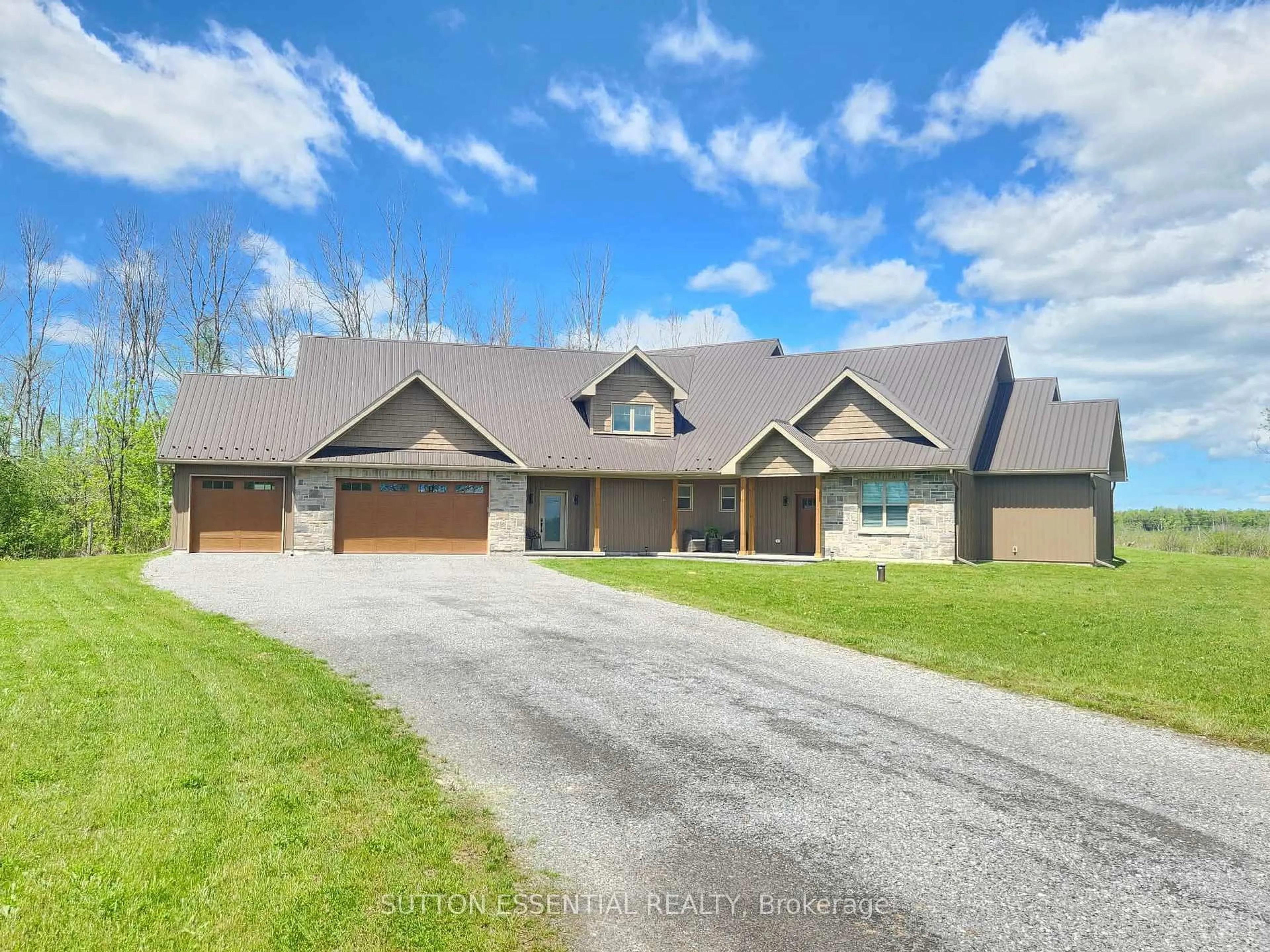 A pic from outside/outdoor area/front of a property/back of a property/a pic from drone, street for 2302 2nd Concession Rd, Augusta Ontario K6V 5T1
