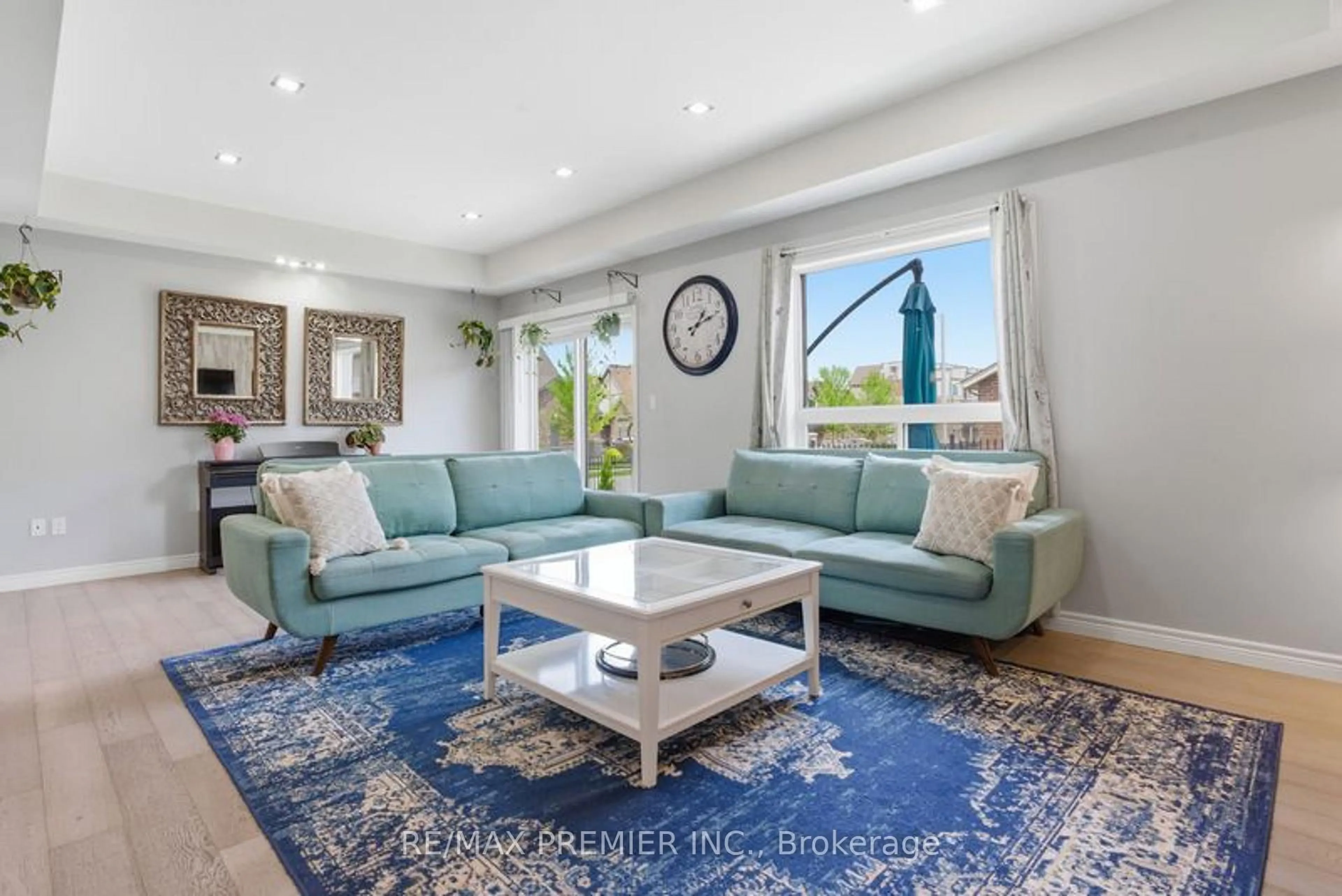 Living room with furniture, unknown for 181 Dallan Dr, Guelph Ontario N1L 0N4