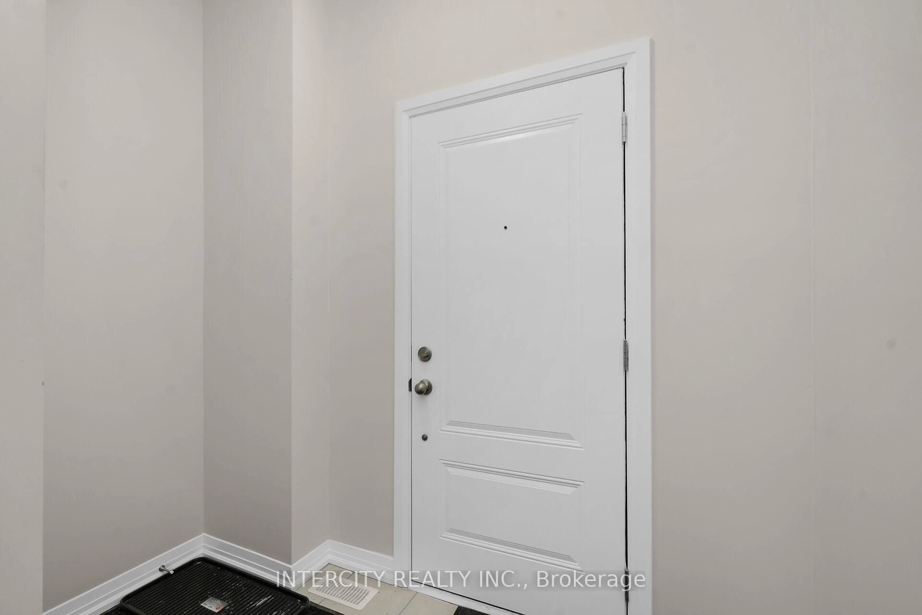 Indoor entryway for 118 Gordon St #Blk 7 Unit 4, Shelburne Ontario L9V 3Y1