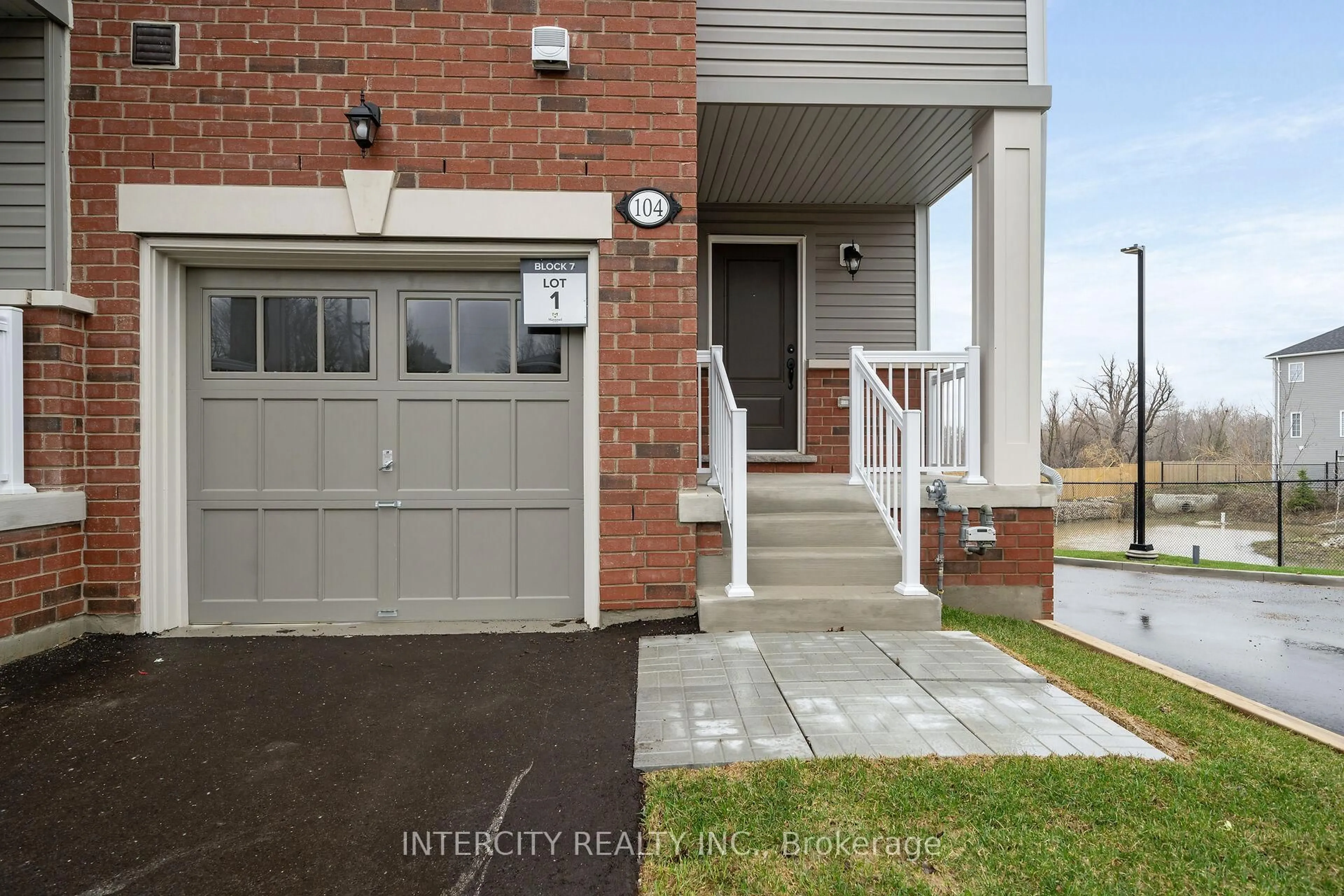 Unknown for 104 Walden St #Blk 7 Unit 1, Shelburne Ontario L9V 3Y1