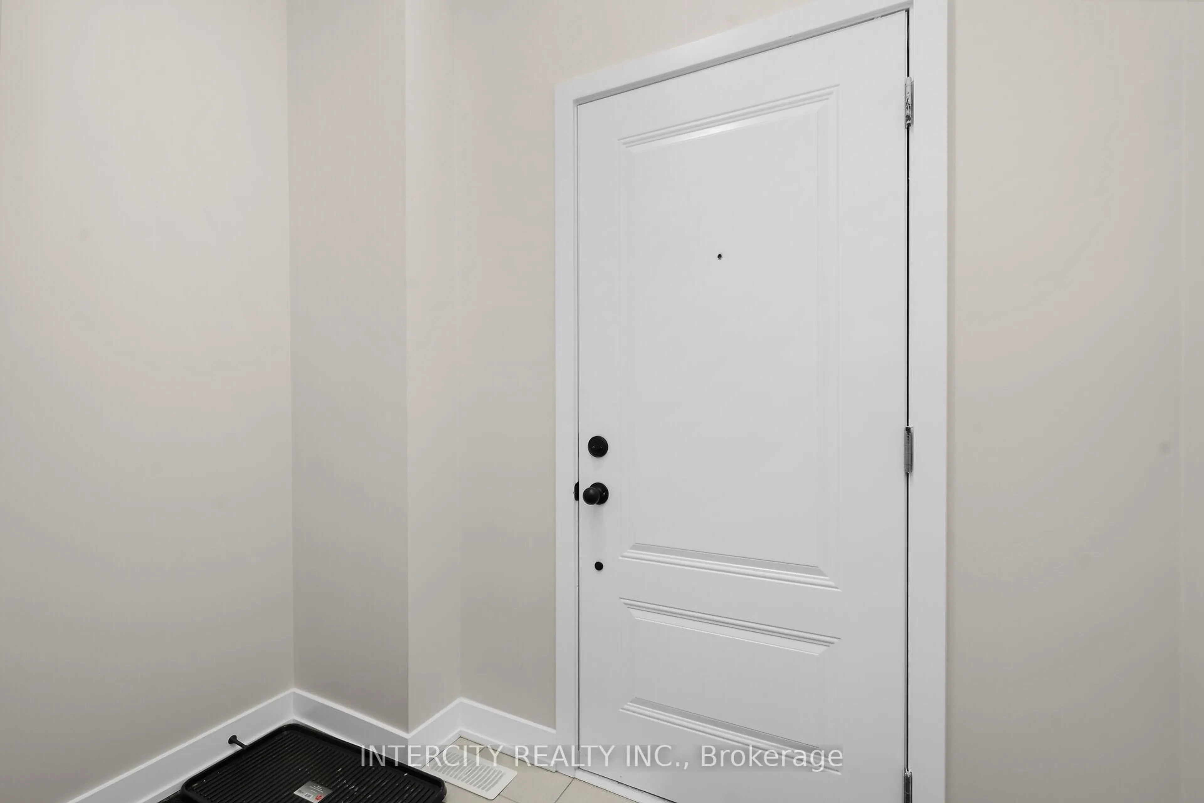 Indoor entryway for 104 Walden St #Blk 7 Unit 1, Shelburne Ontario L9V 3Y1