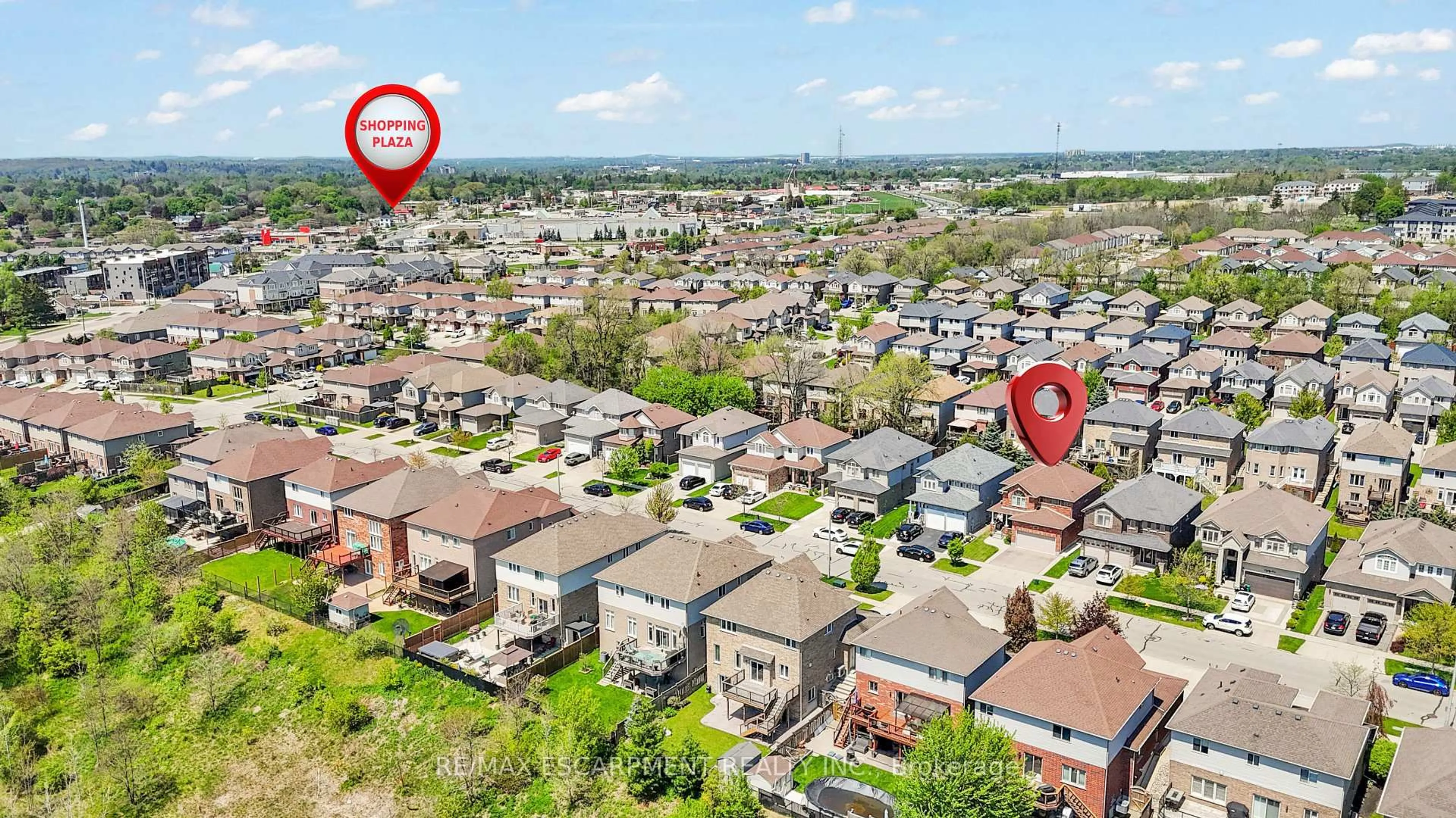 A pic from outside/outdoor area/front of a property/back of a property/a pic from drone, street for 73 Fitzgerald Dr, Cambridge Ontario N1T 2C6