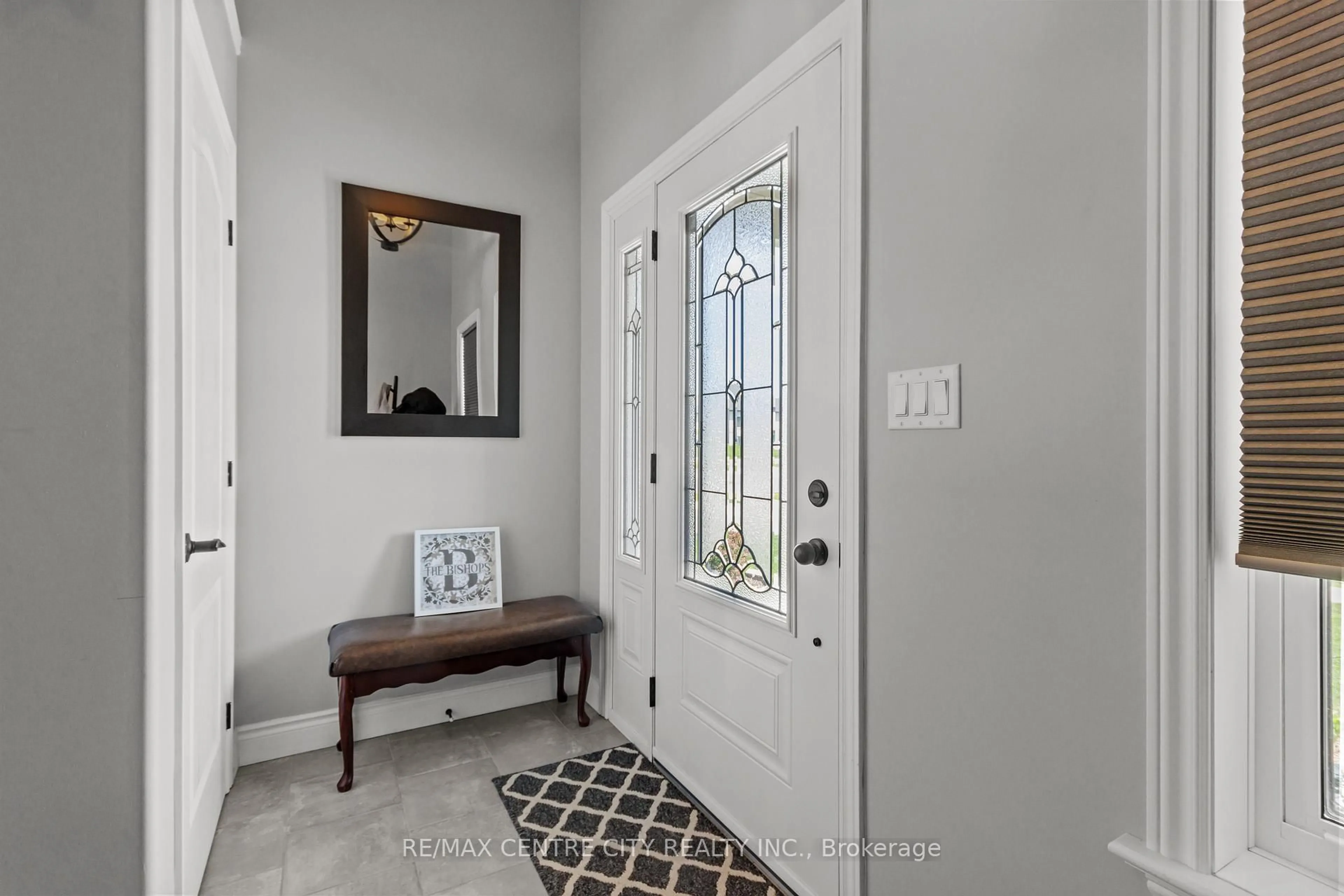 Indoor entryway for 58 Potter Dr, Bissett Creek Ontario K0H 2H0