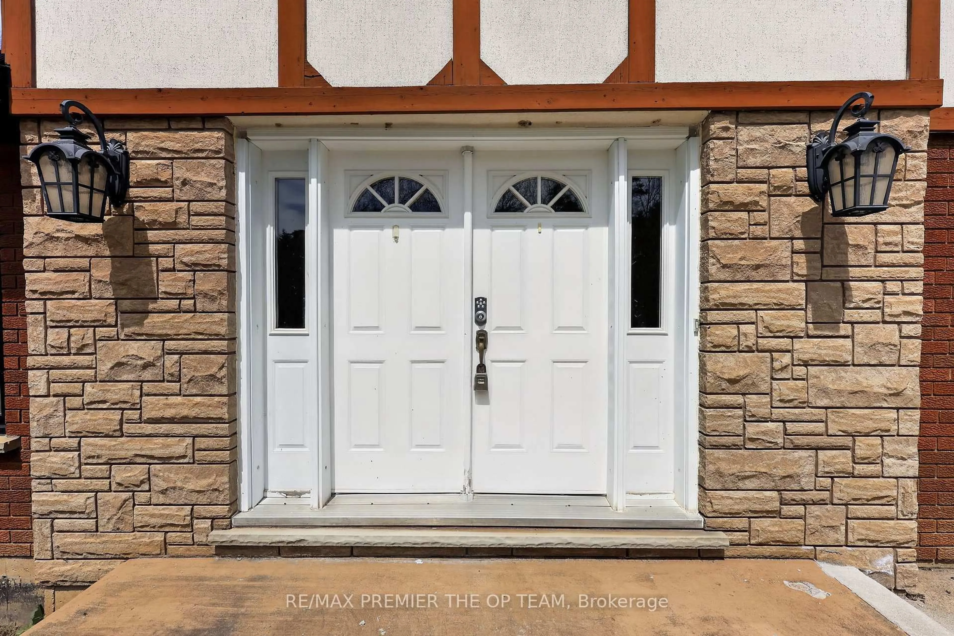 Indoor entryway for 344207 15th Sdrd, Amaranth Ontario L9W 1X9