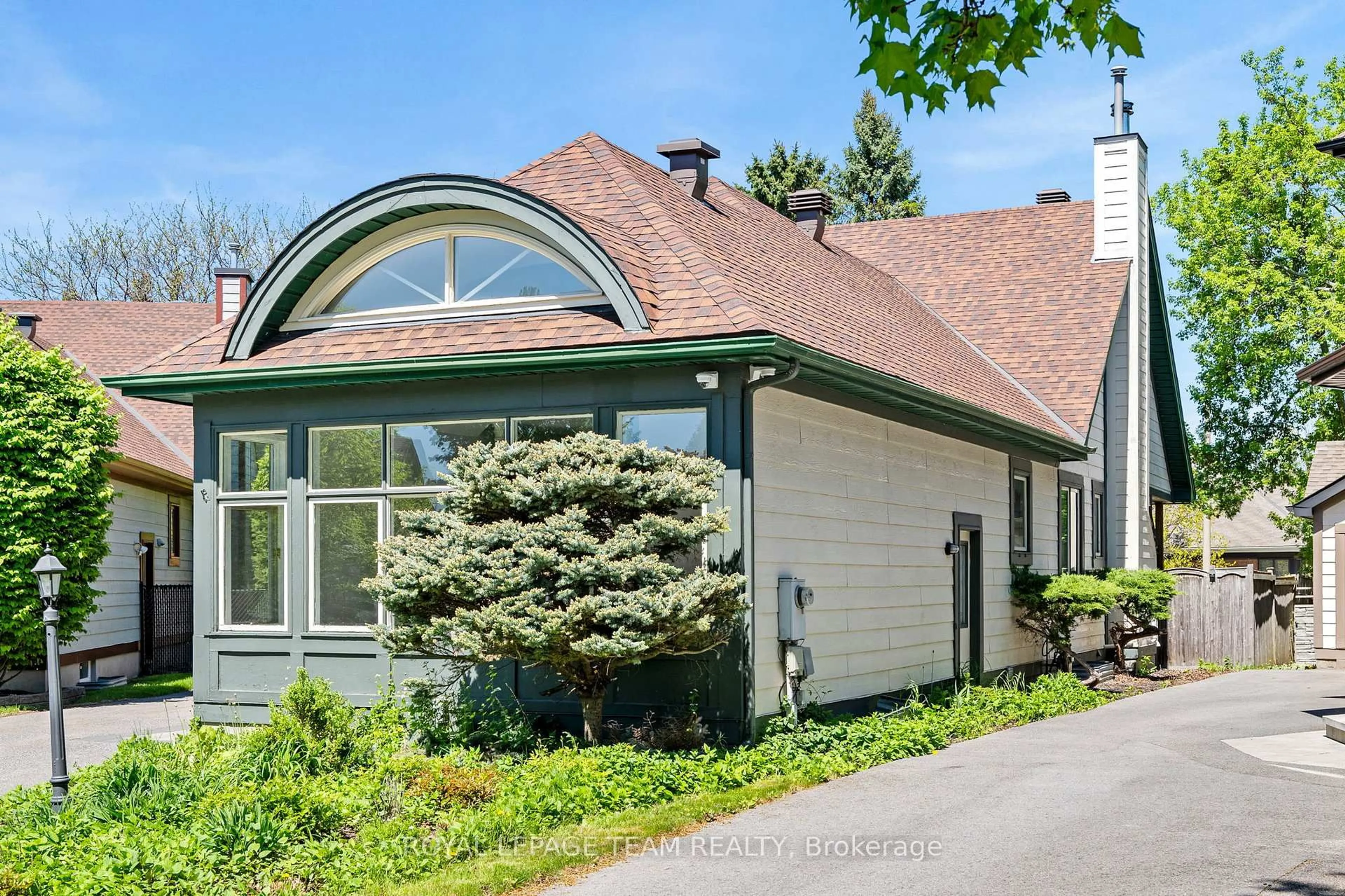 Unknown for 33 Castlethorpe Cres, Ottawa Ontario K2G 5P9