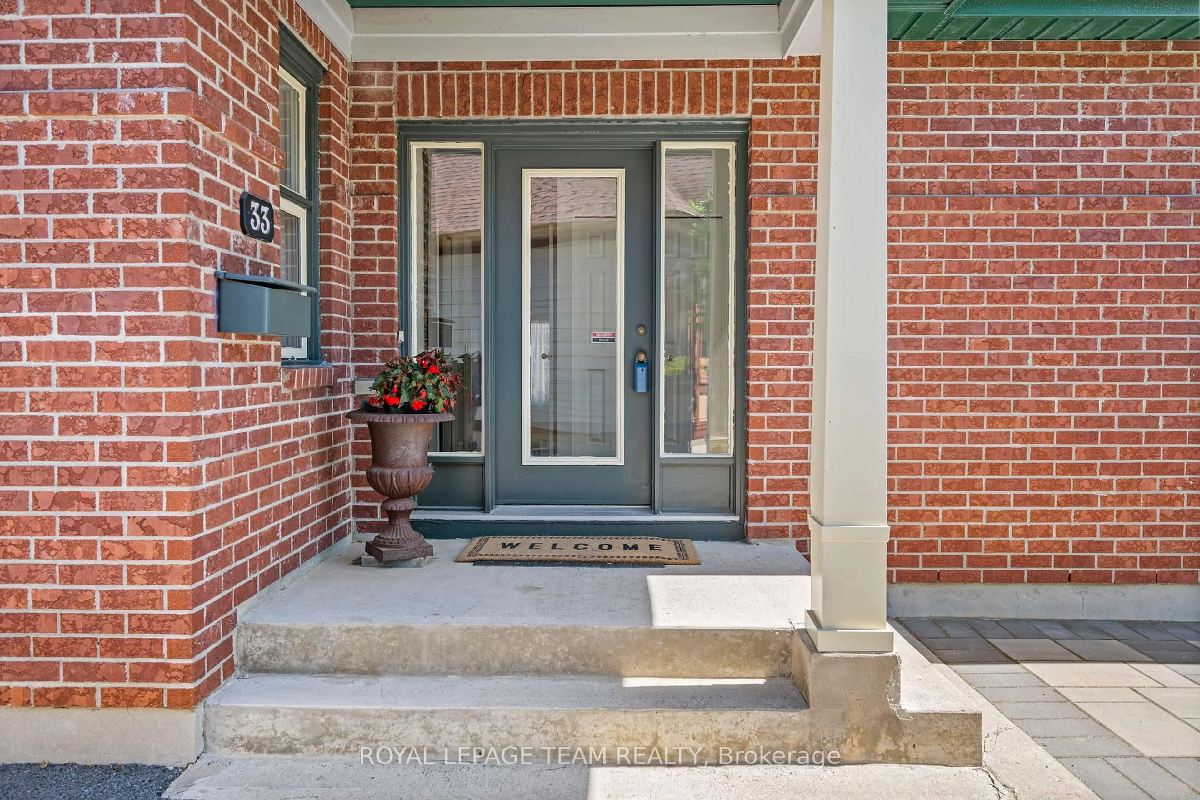 Unknown for 33 Castlethorpe Cres, Ottawa Ontario K2G 5P9