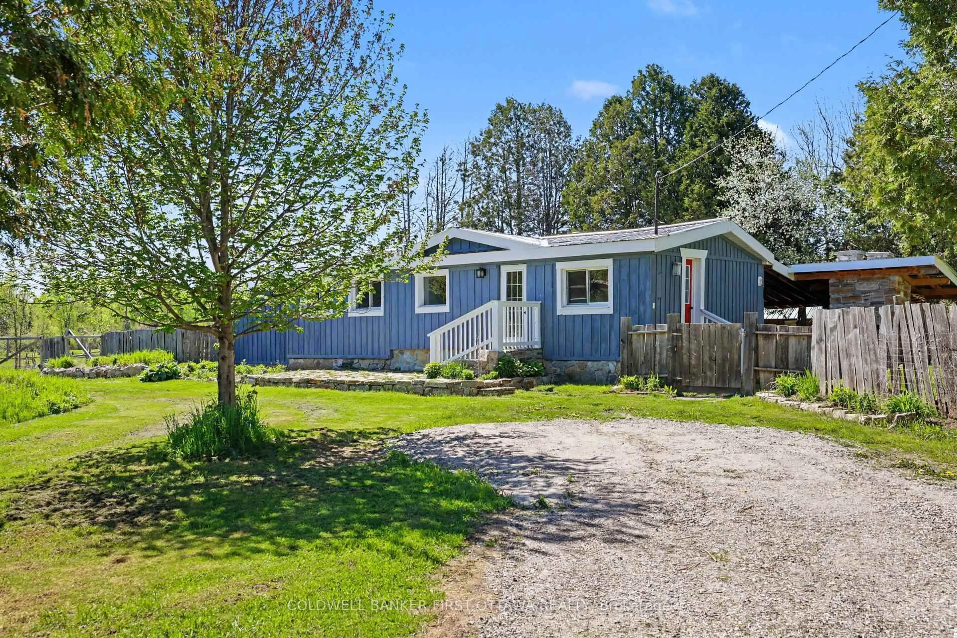 A pic from outside/outdoor area/front of a property/back of a property/a pic from drone, unknown for 534 Anglican Church Rd, Perth Ontario K7H 3C6