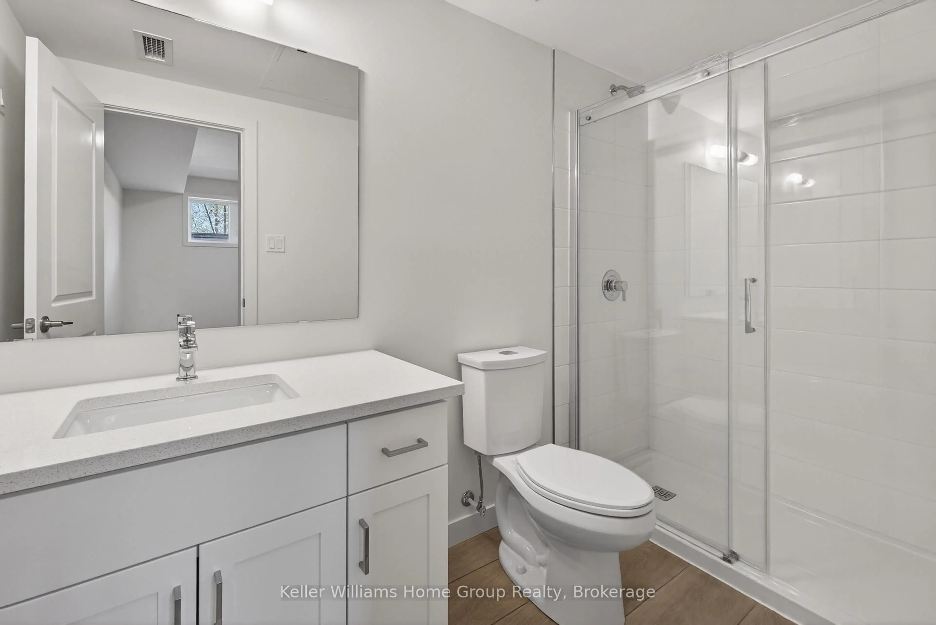 Standard bathroom, ceramic/tile floor for 824 Woolwich St #136, Guelph Ontario N1H 6J2