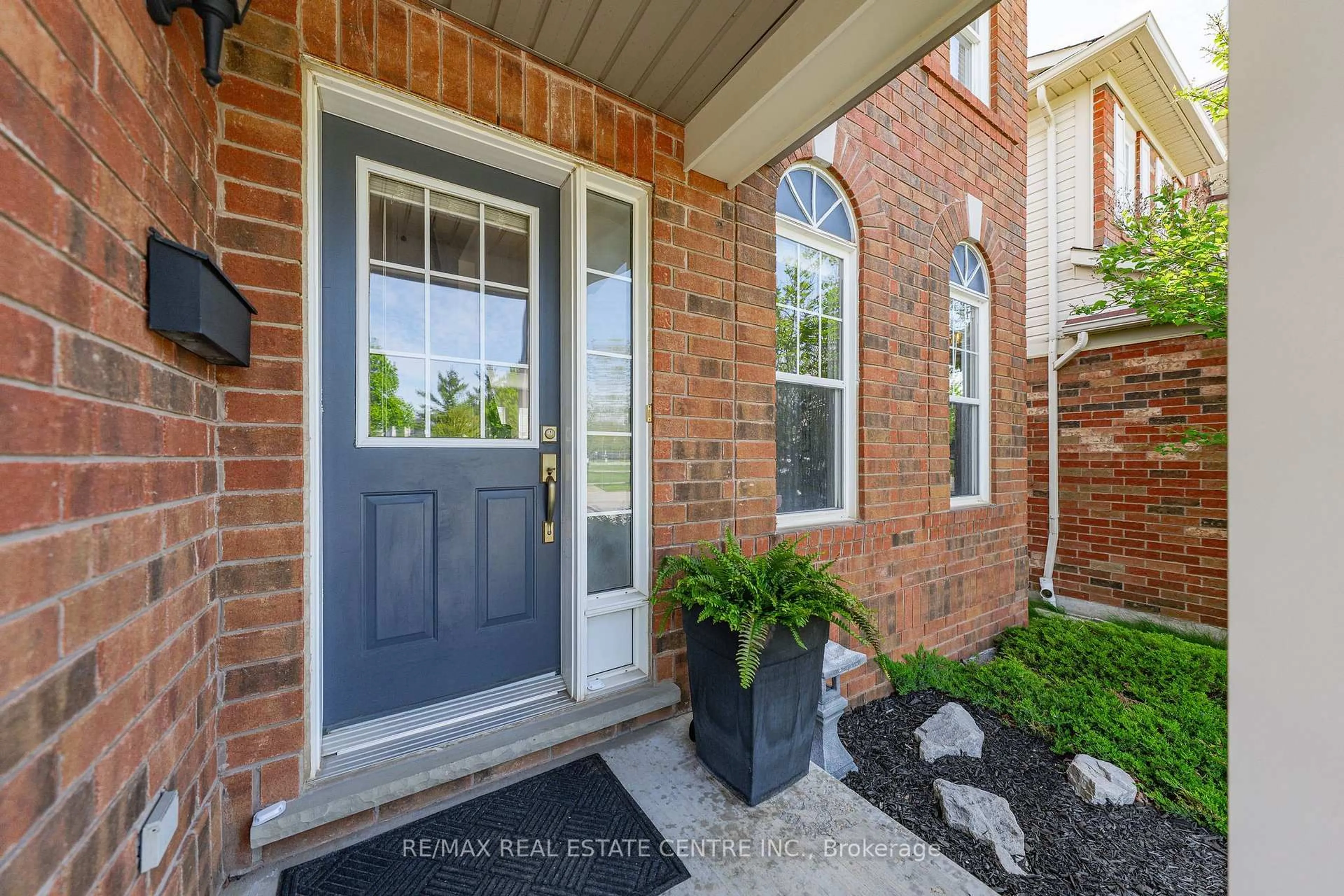 Unknown for 115 Arthur Fach Dr, Cambridge Ontario N1T 2G1
