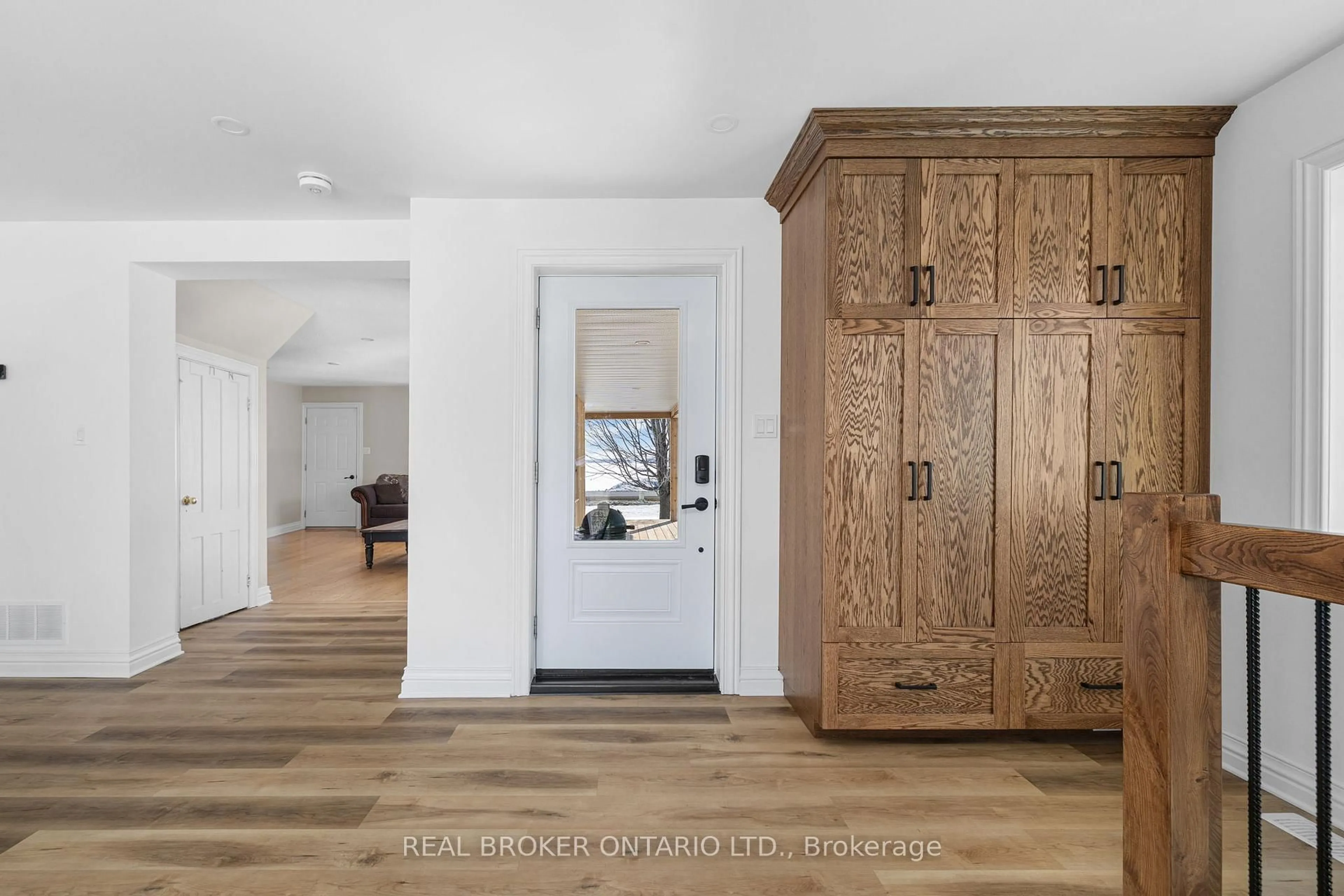 Indoor entryway for 10969 Gilmour Rd, South Dundas Ontario K0C 1C0