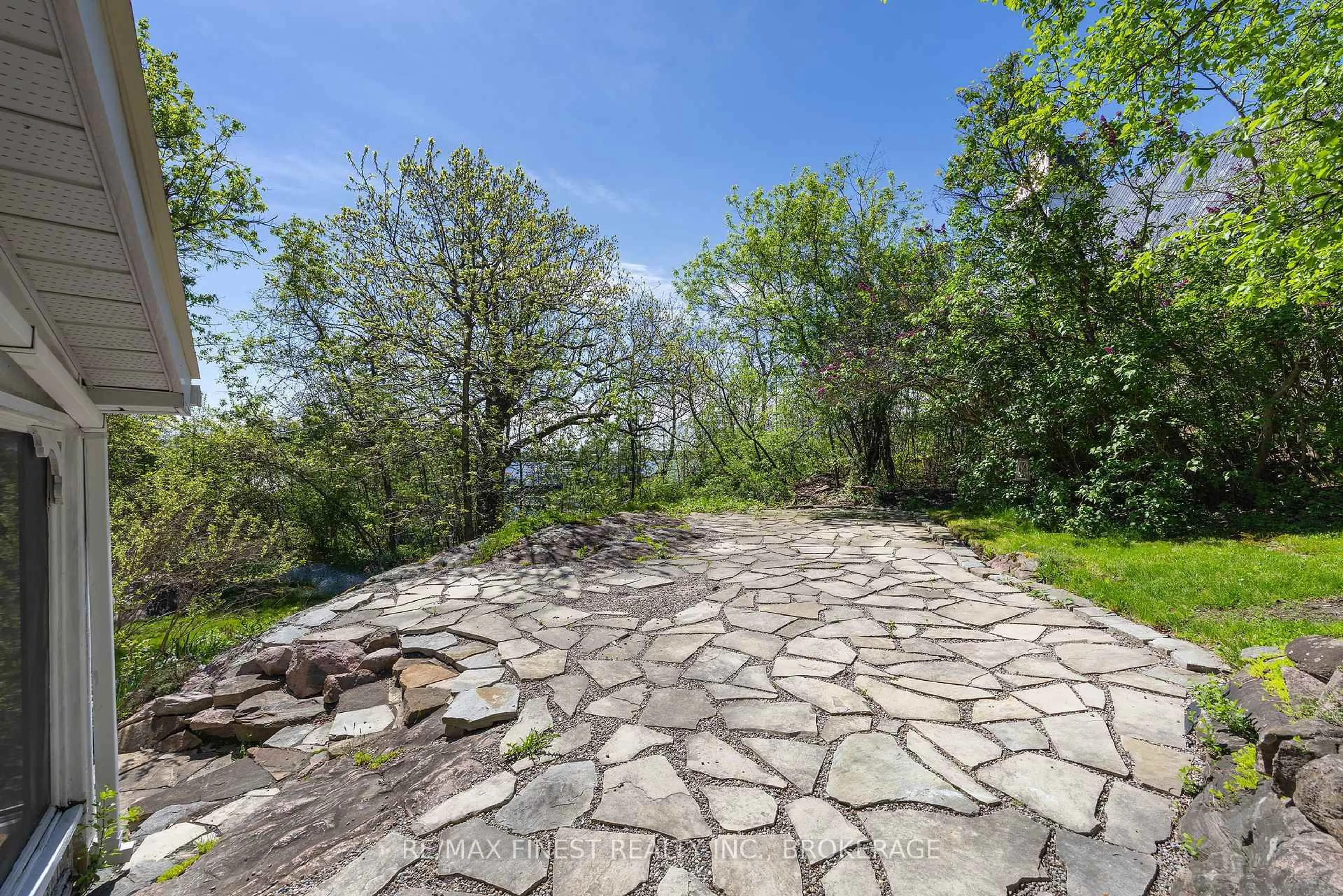 Patio, unknown for 11 FRONT St, Leeds and the Thousand Islands Ontario K0E 1V0