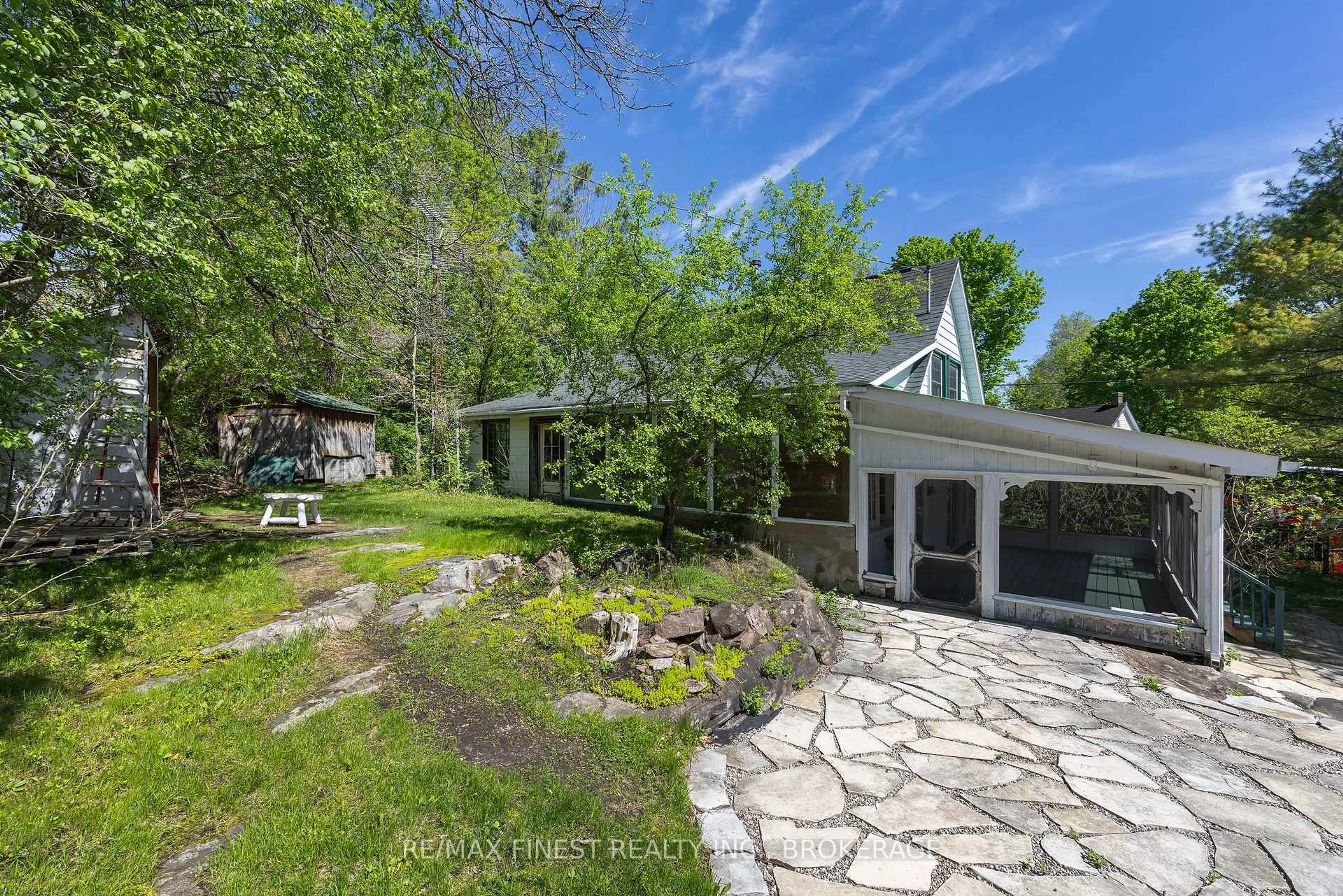 A pic from outside/outdoor area/front of a property/back of a property/a pic from drone, unknown for 11 FRONT St, Leeds and the Thousand Islands Ontario K0E 1V0