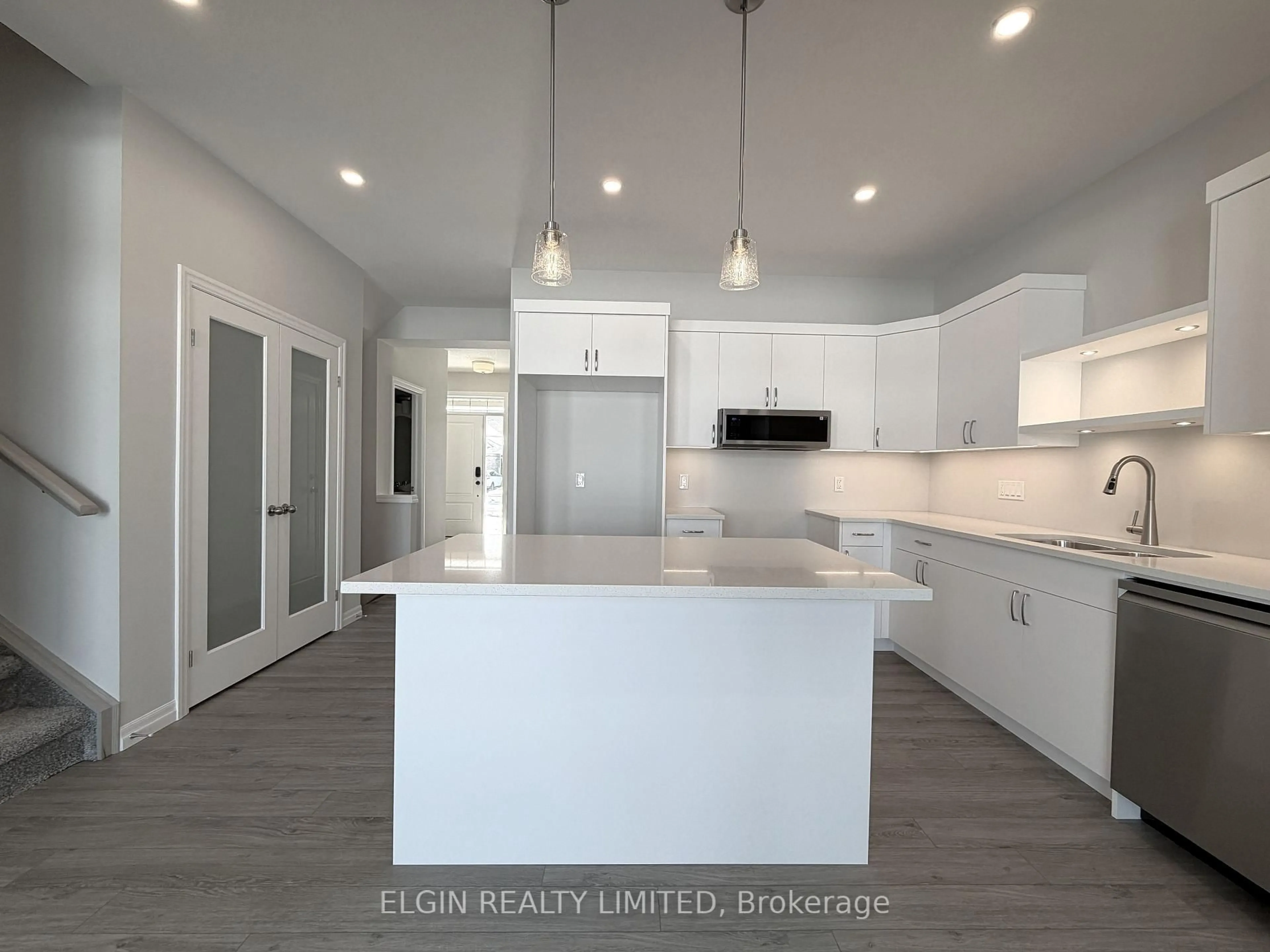 Open concept kitchen, unknown for 8 Canary St, Tillsonburg Ontario N4G 0K4