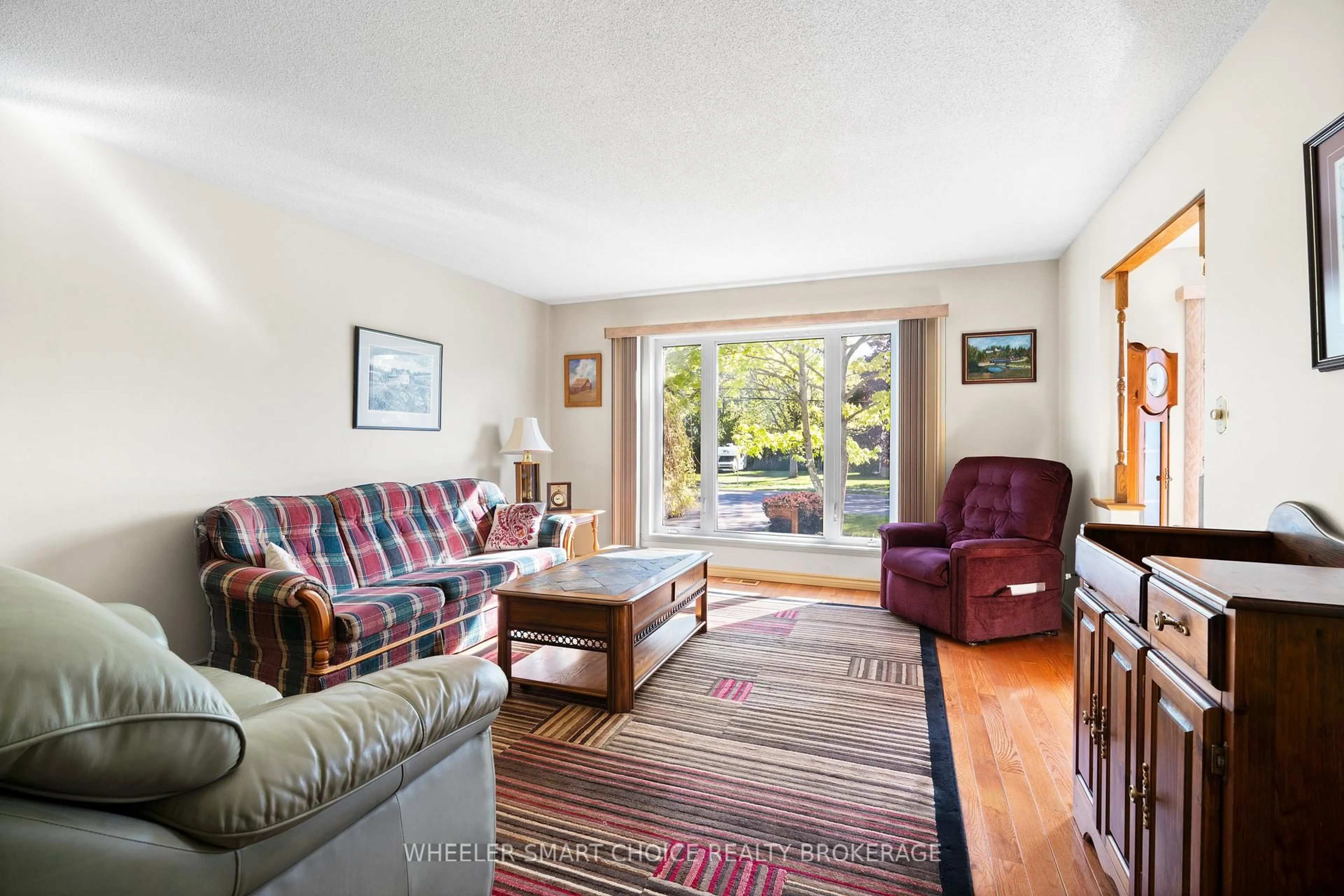 Living room with furniture, unknown for 37 Dickinson Dr, South Stormont Ontario K0C 1M0