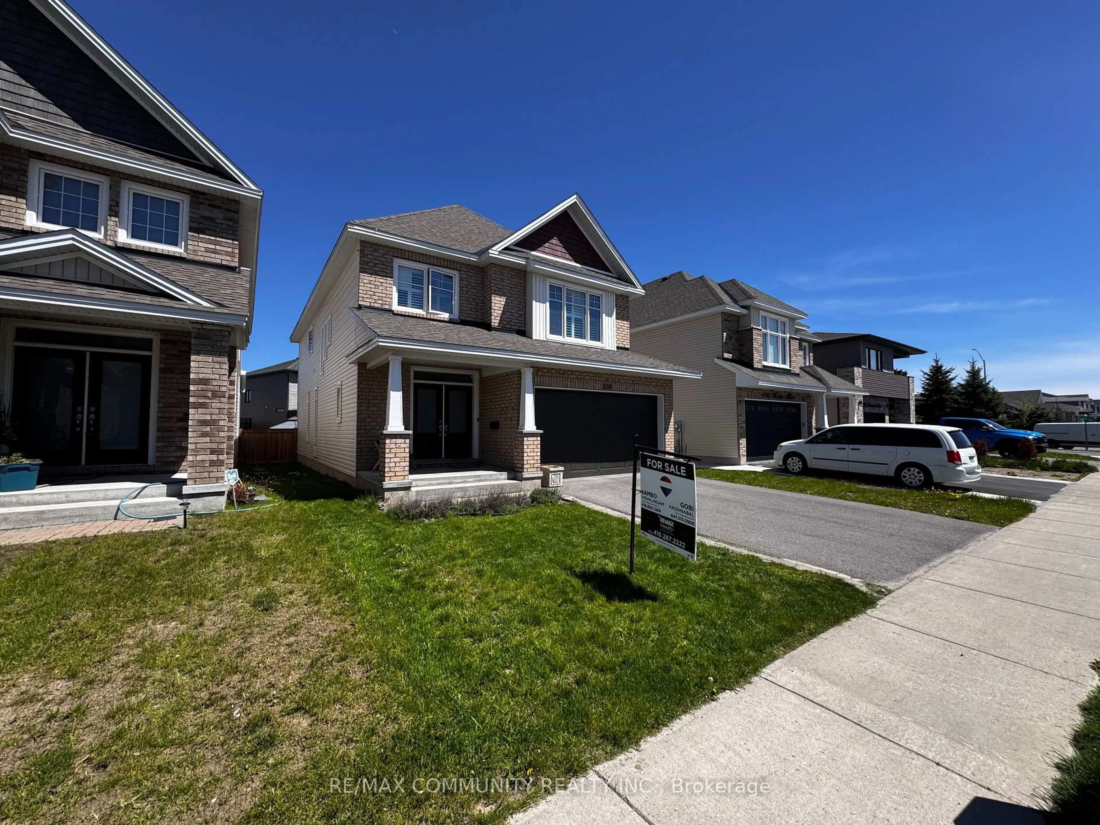 A pic from outside/outdoor area/front of a property/back of a property/a pic from drone, street for 1098 Woodhaven Dr, Kingston Ontario K7P 0R7