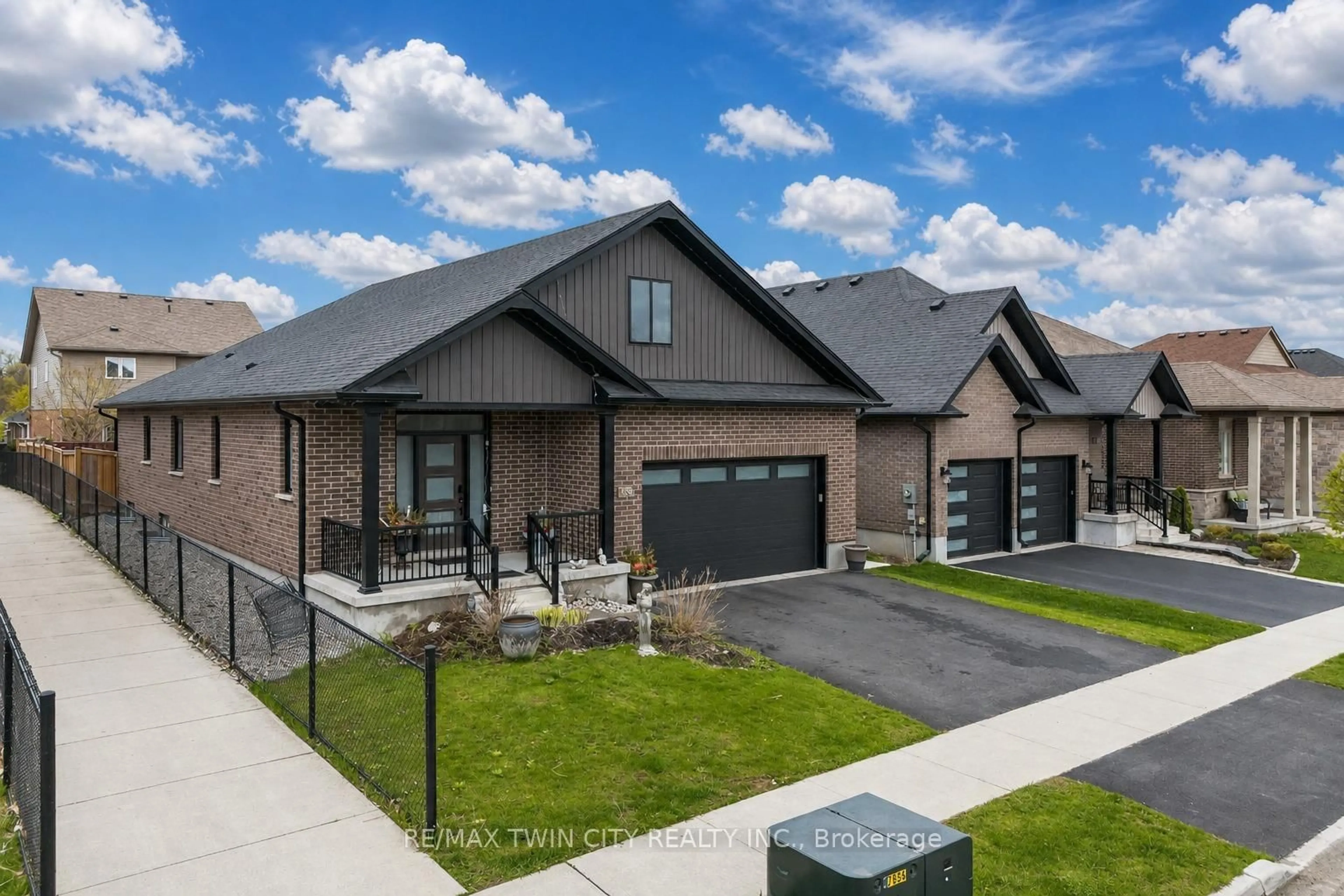 Home with brick exterior material, street for 86 Woodberry Cres, Kitchener Ontario N3B 0C8
