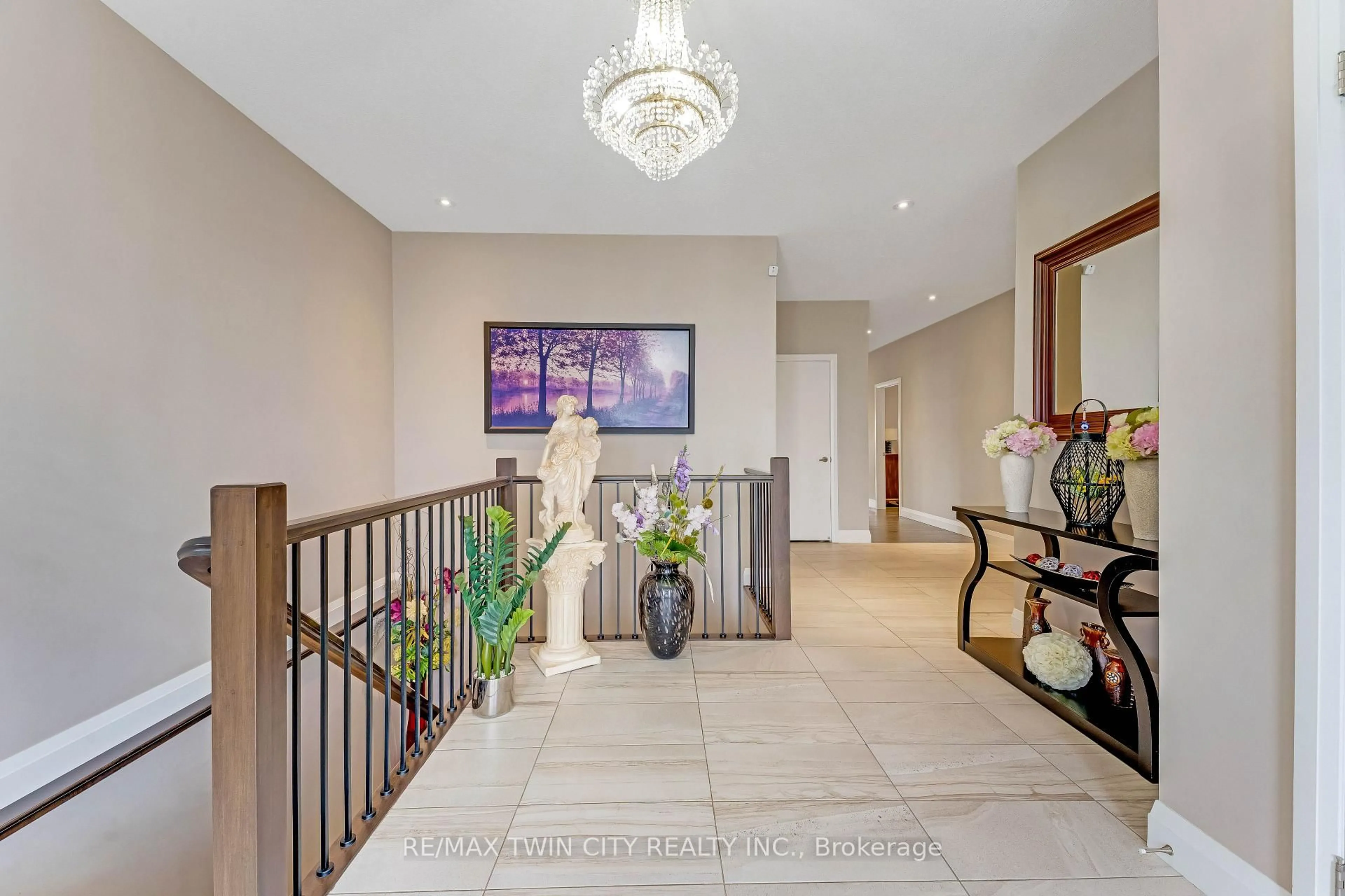 Indoor foyer for 86 Woodberry Cres, Kitchener Ontario N3B 0C8