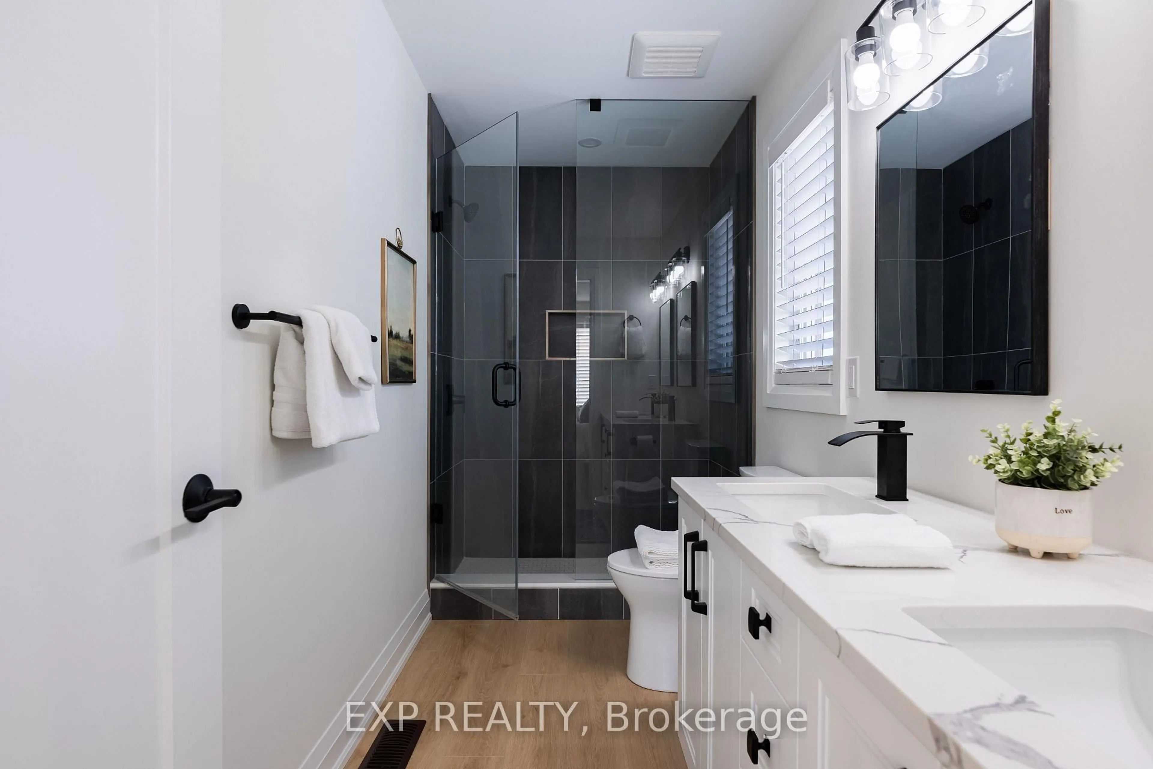 Contemporary bathroom, ceramic/tile floor for 6152 Curlin Cres, Niagara Falls Ontario L2H 3W8