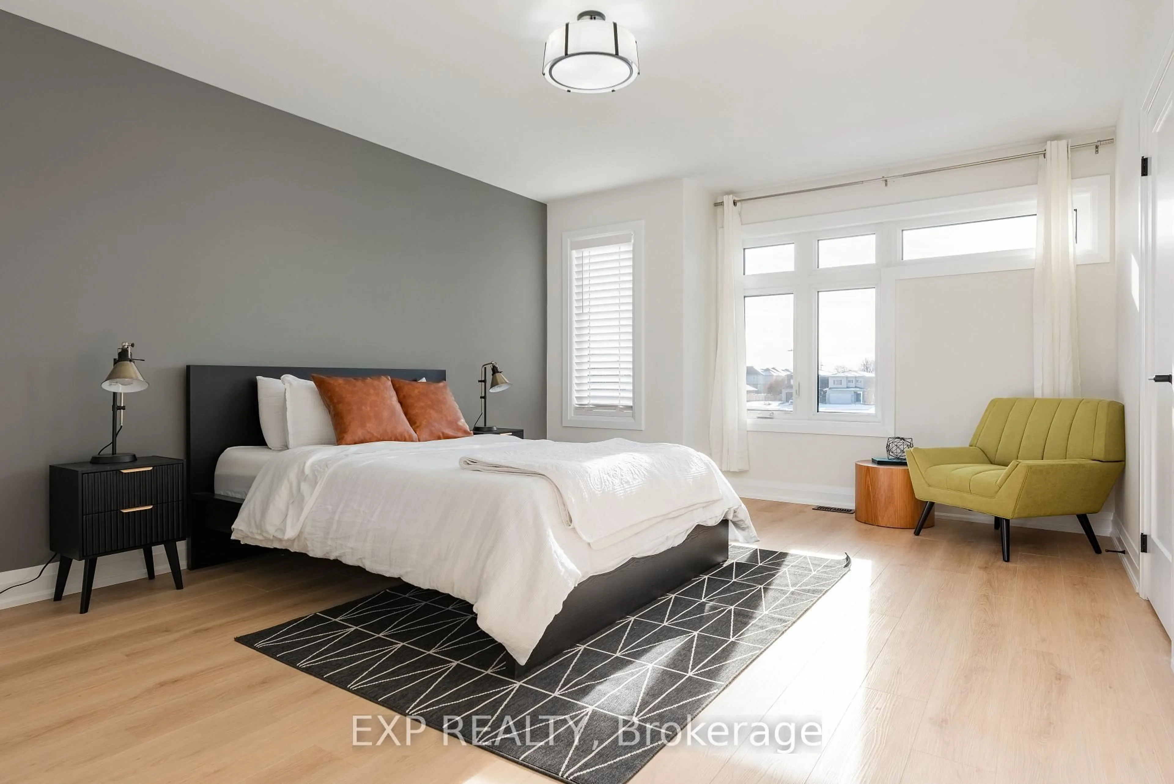 Bedroom with bed, unknown for 6152 Curlin Cres, Niagara Falls Ontario L2H 3W8