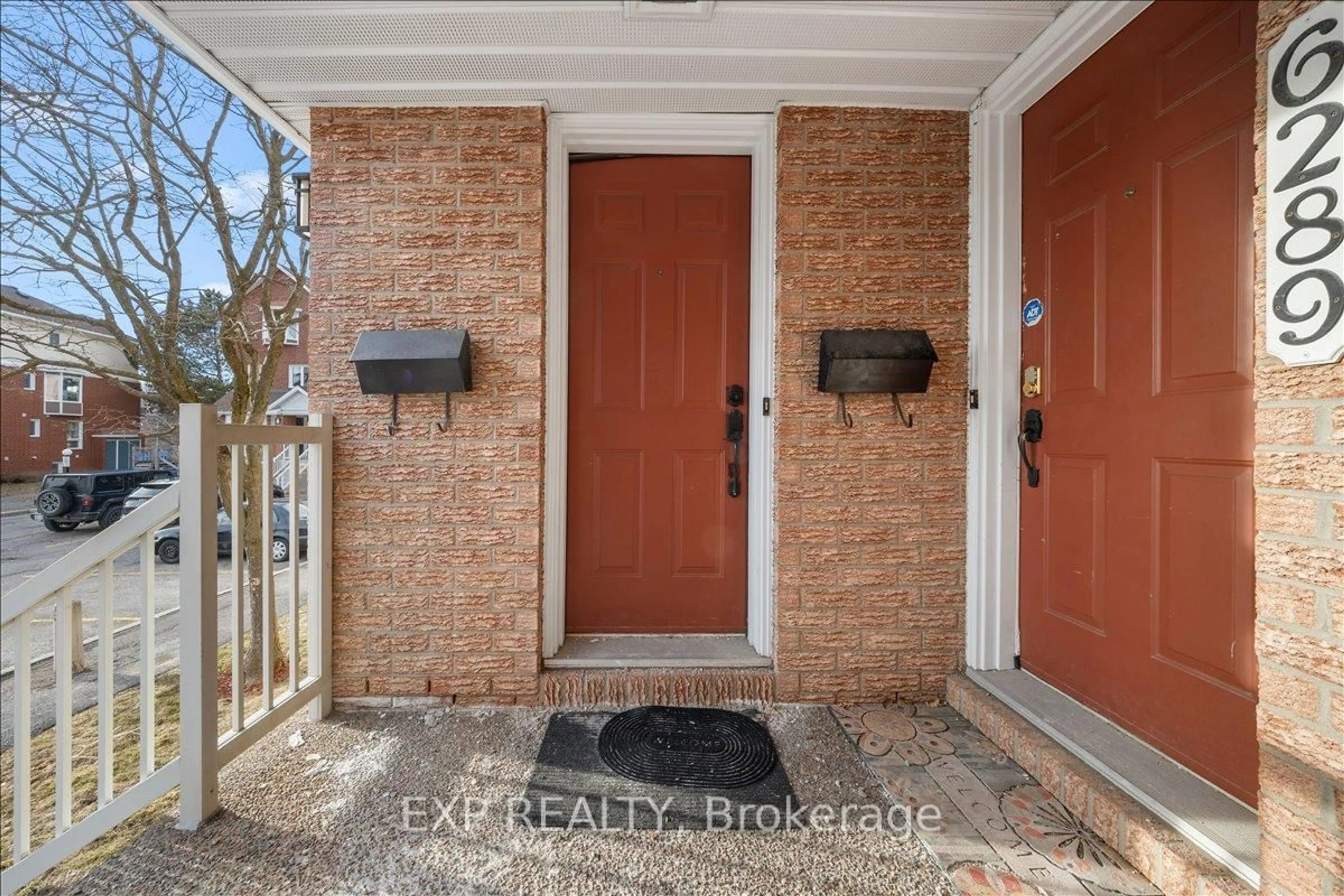 Indoor entryway for 6287 Tealwood Pl, Ottawa Ontario K1C 7J9