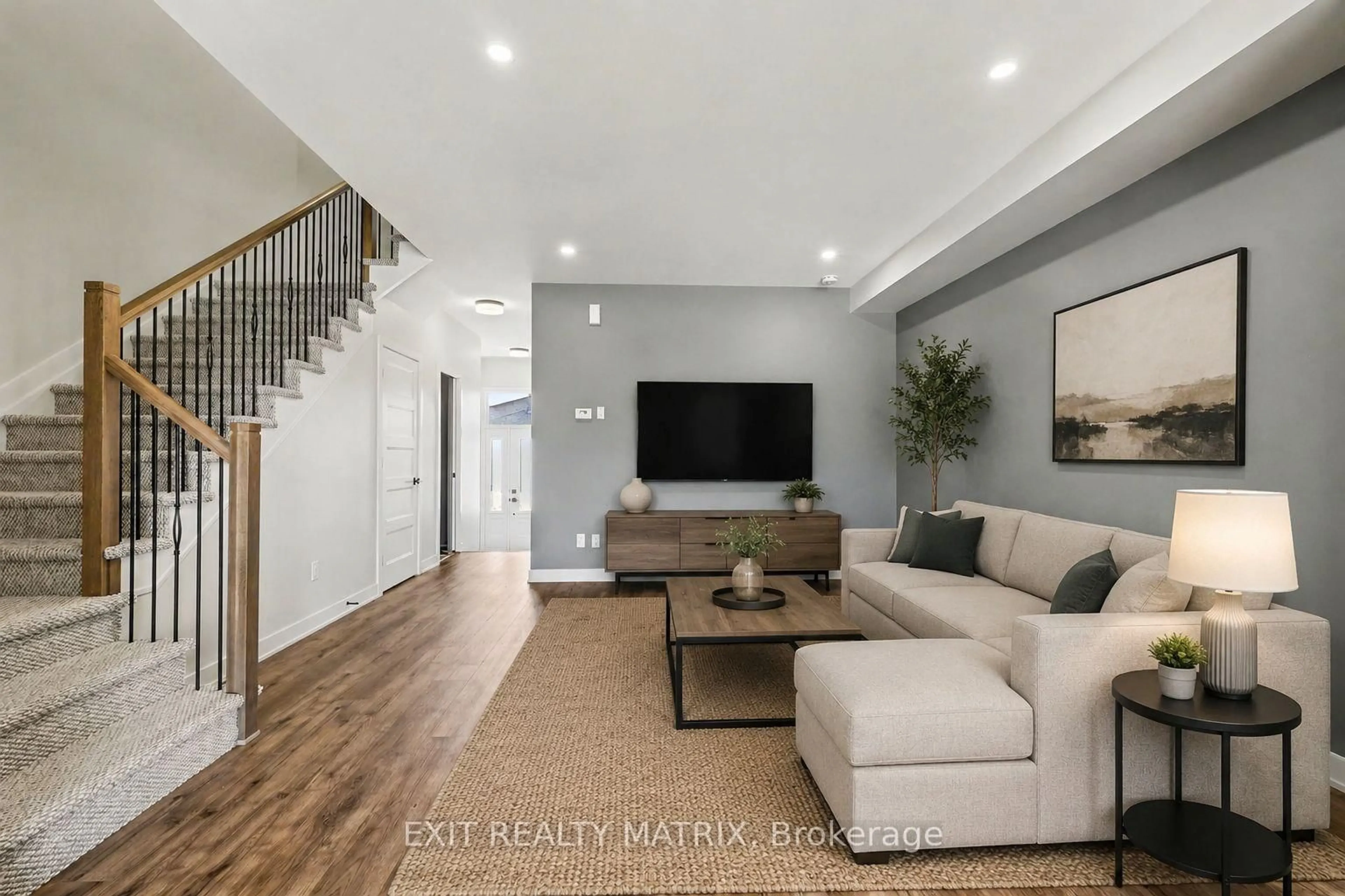 Living room with furniture, unknown for 533 Regina St, Russell Ontario K0A 1W0
