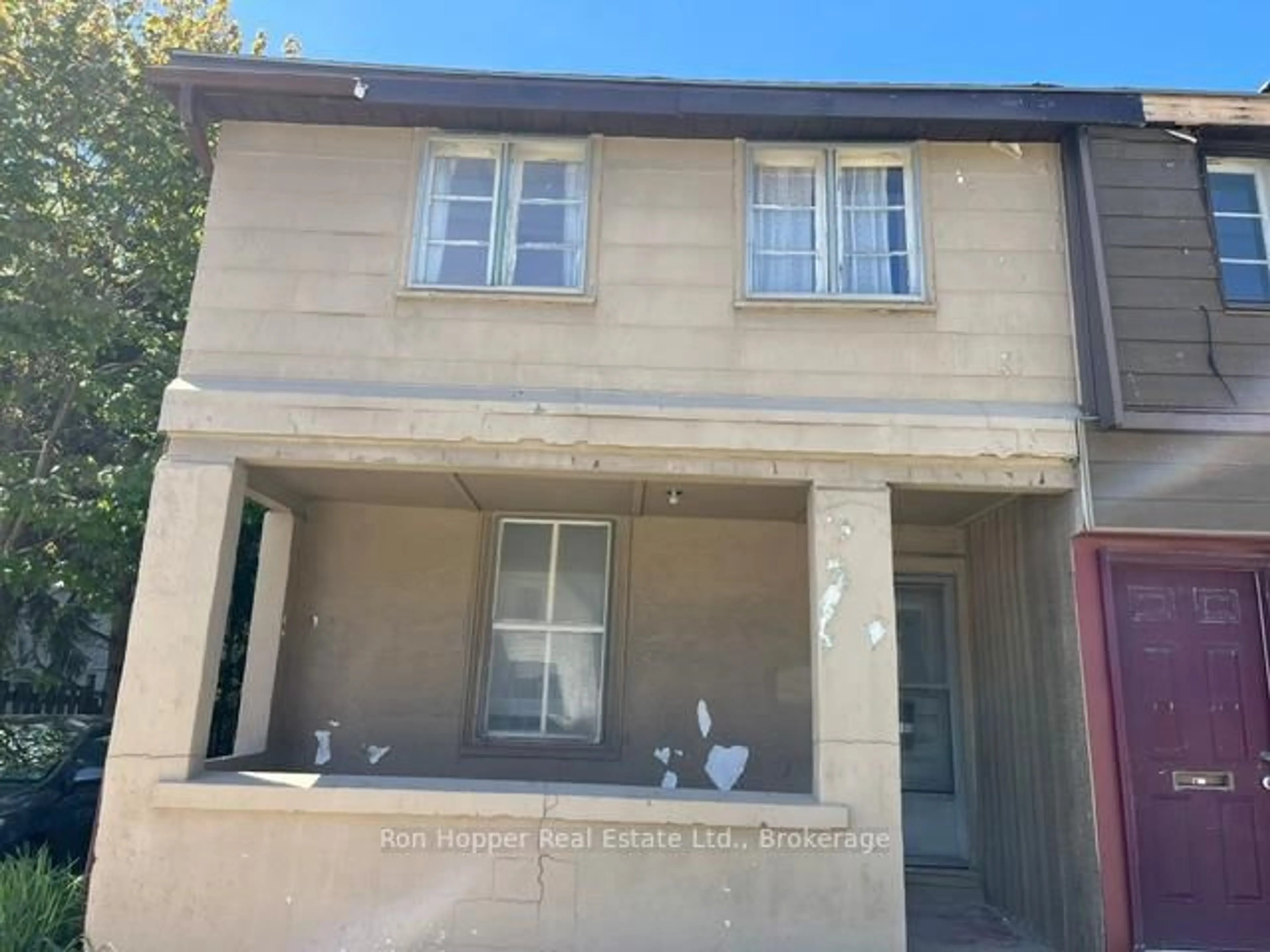Home with vinyl exterior material, street for 1086 3rd Ave, Owen Sound Ontario N4K 2L2