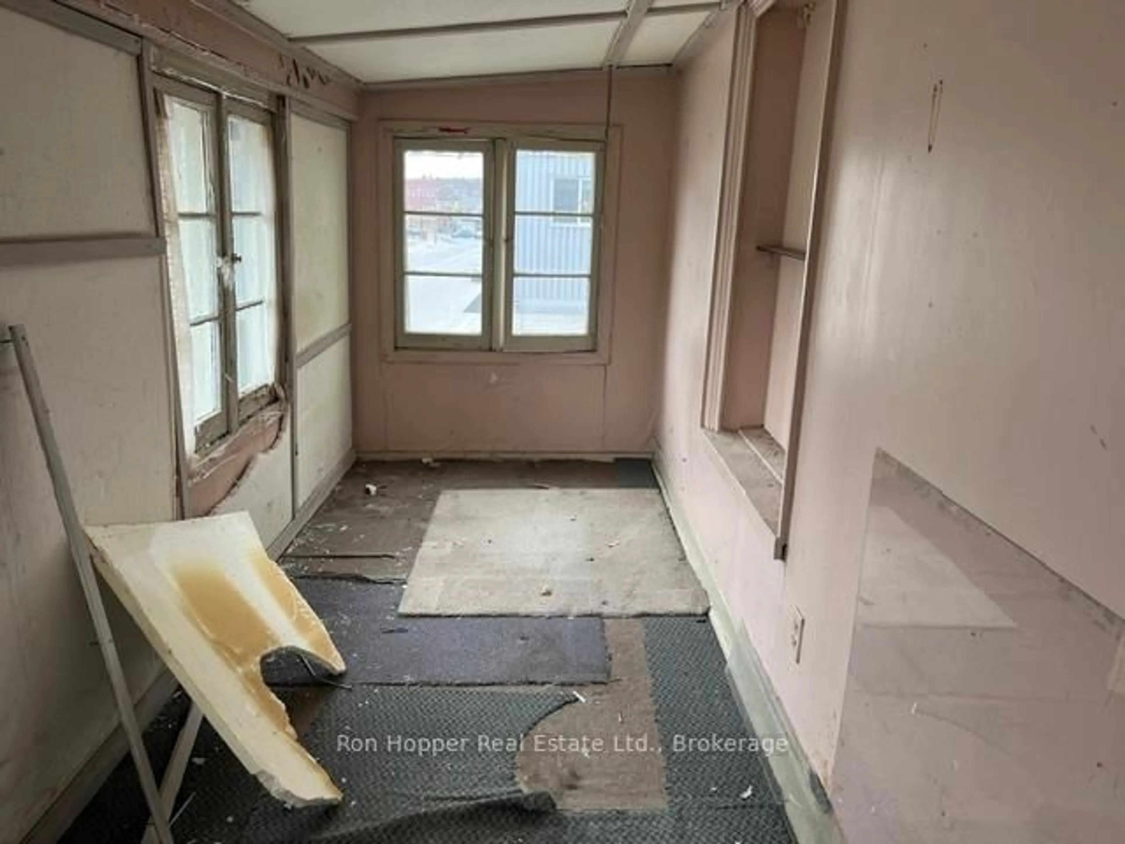 A pic of a room for 1086 3rd Ave, Owen Sound Ontario N4K 2L2