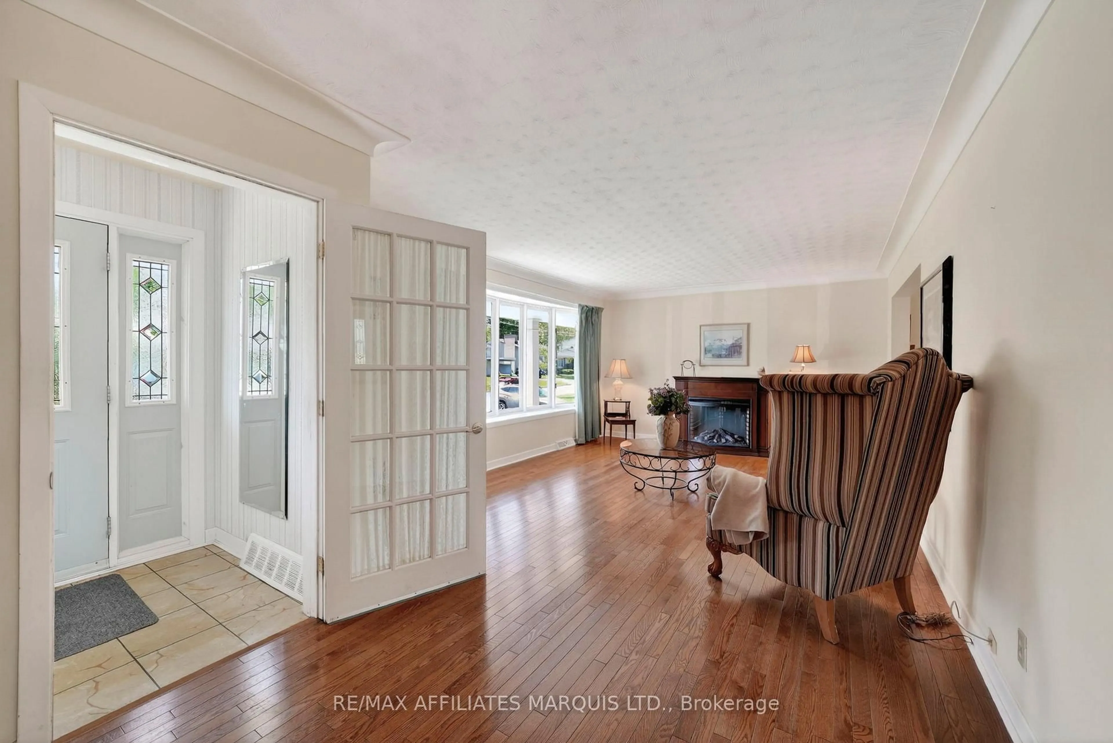 Indoor entryway for 1607 Charles St, Cornwall Ontario K6J 1Z3