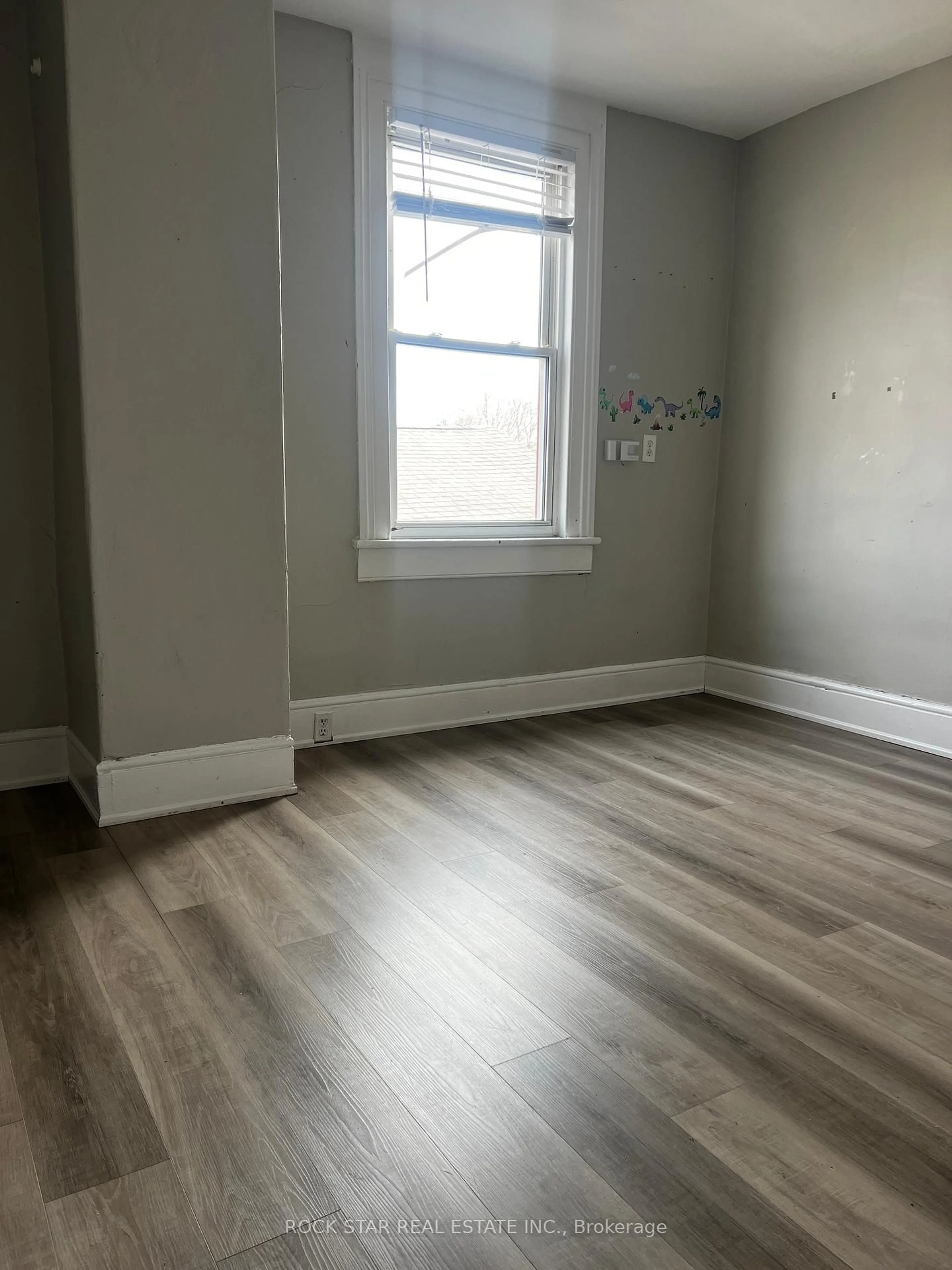 A pic of a room for 103 West St, Brantford Ontario N3T 3E9