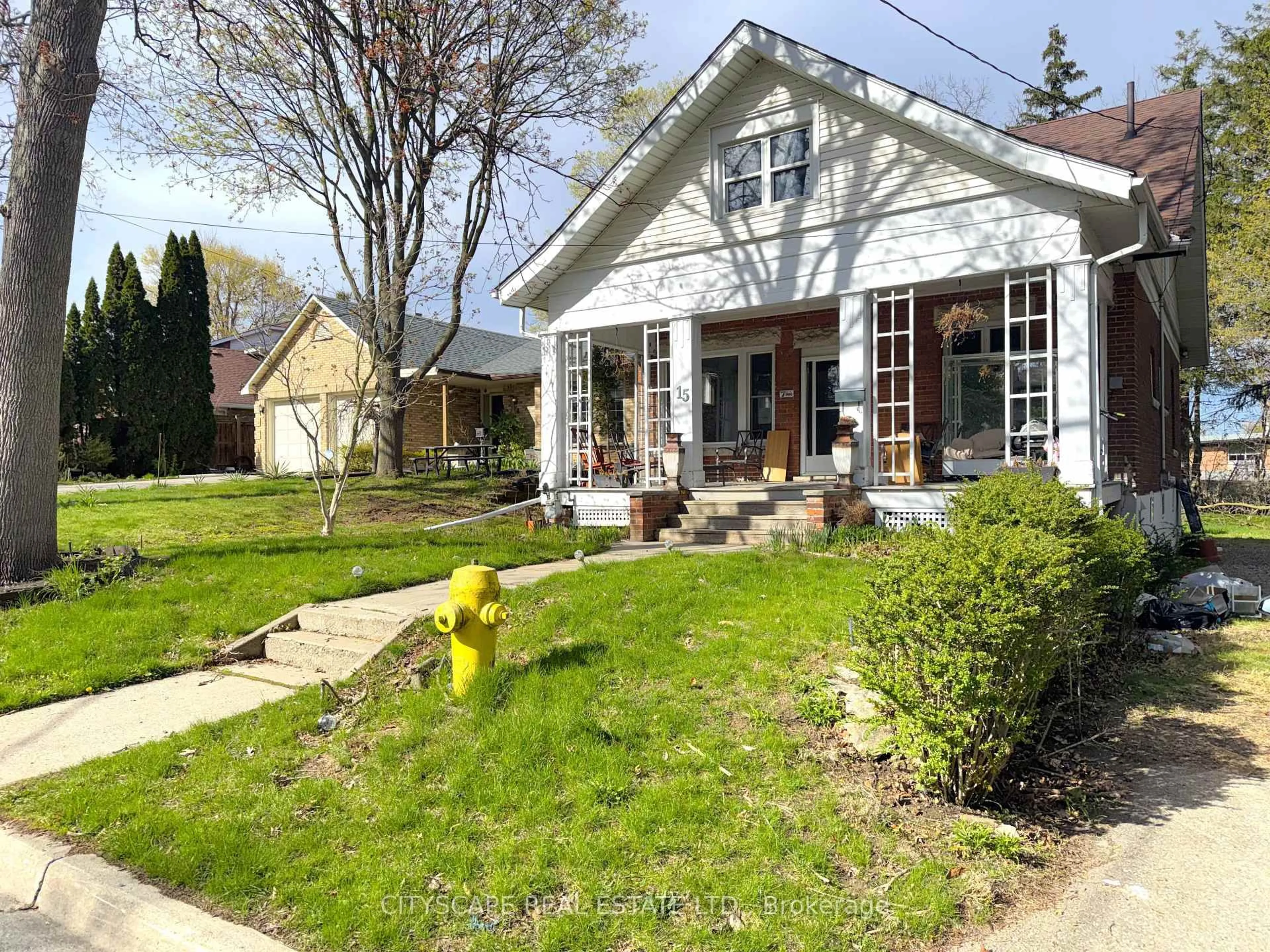 Patio, street for 15 Humberstone Ave, Brantford Ontario N3S 7A4
