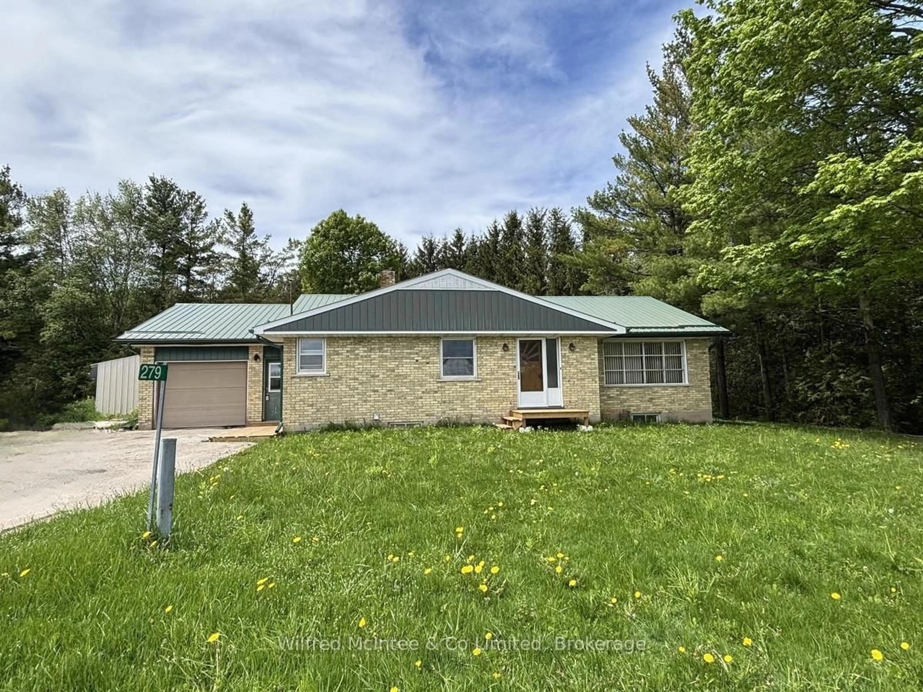 Home with vinyl exterior material, street for 279 Sideroad 5 Rd, Arran-Elderslie Ontario N0H 2L0